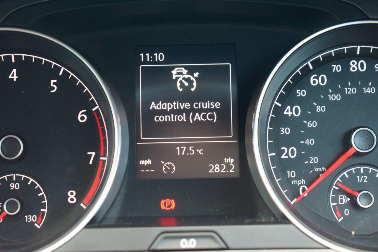 Volkswagen Golf view 44