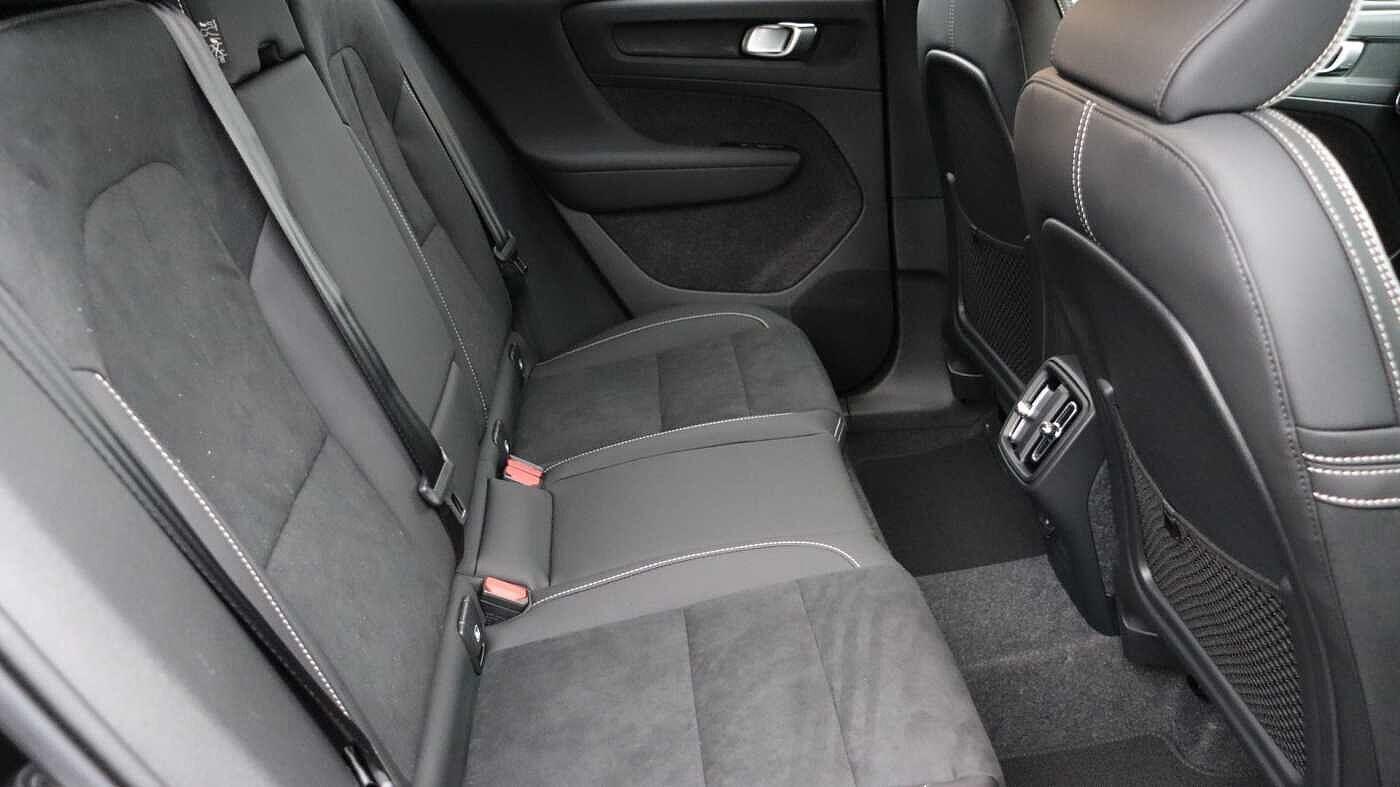 Volvo XC40 view 6