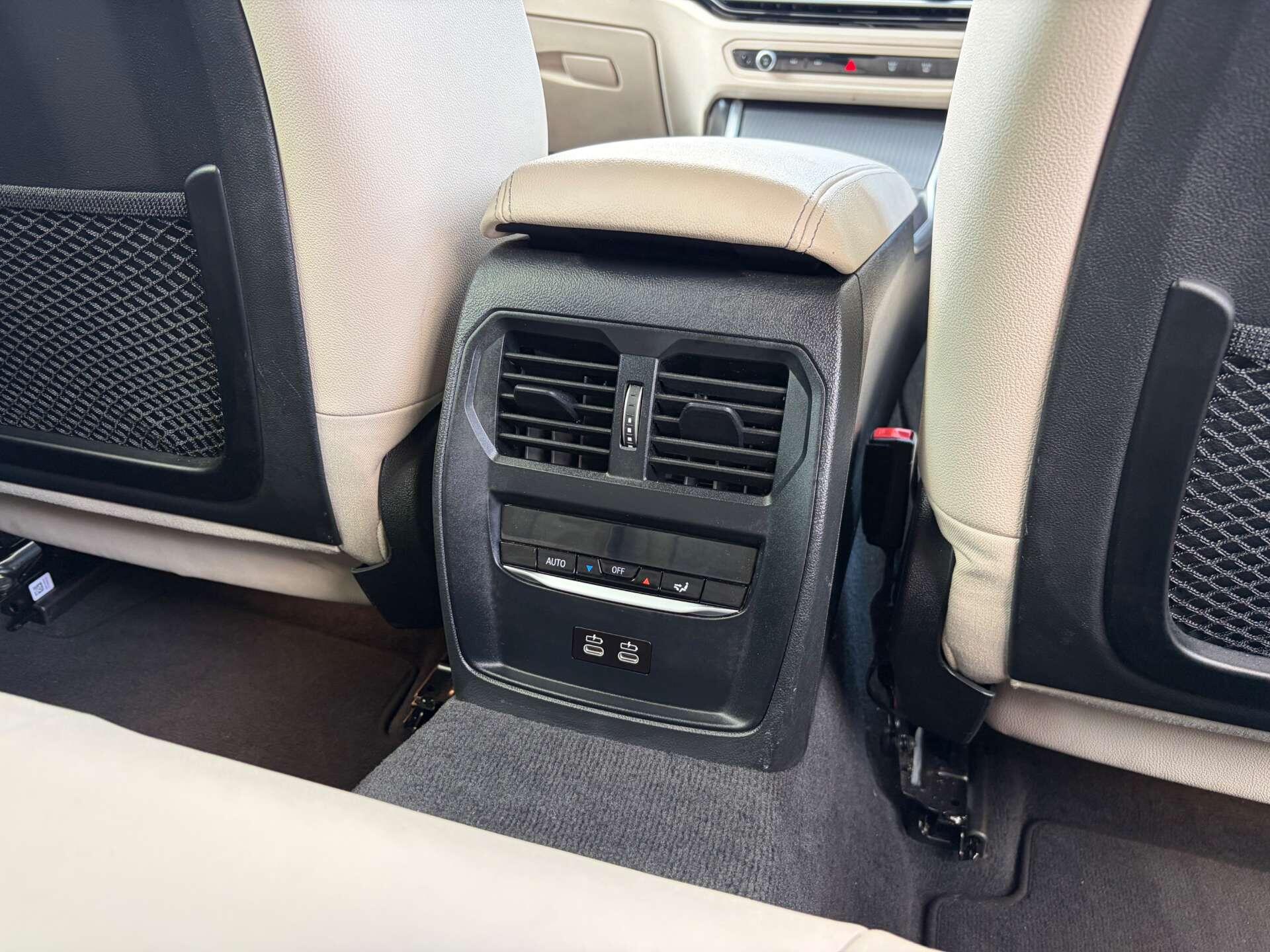 BMW 3 Series view 27