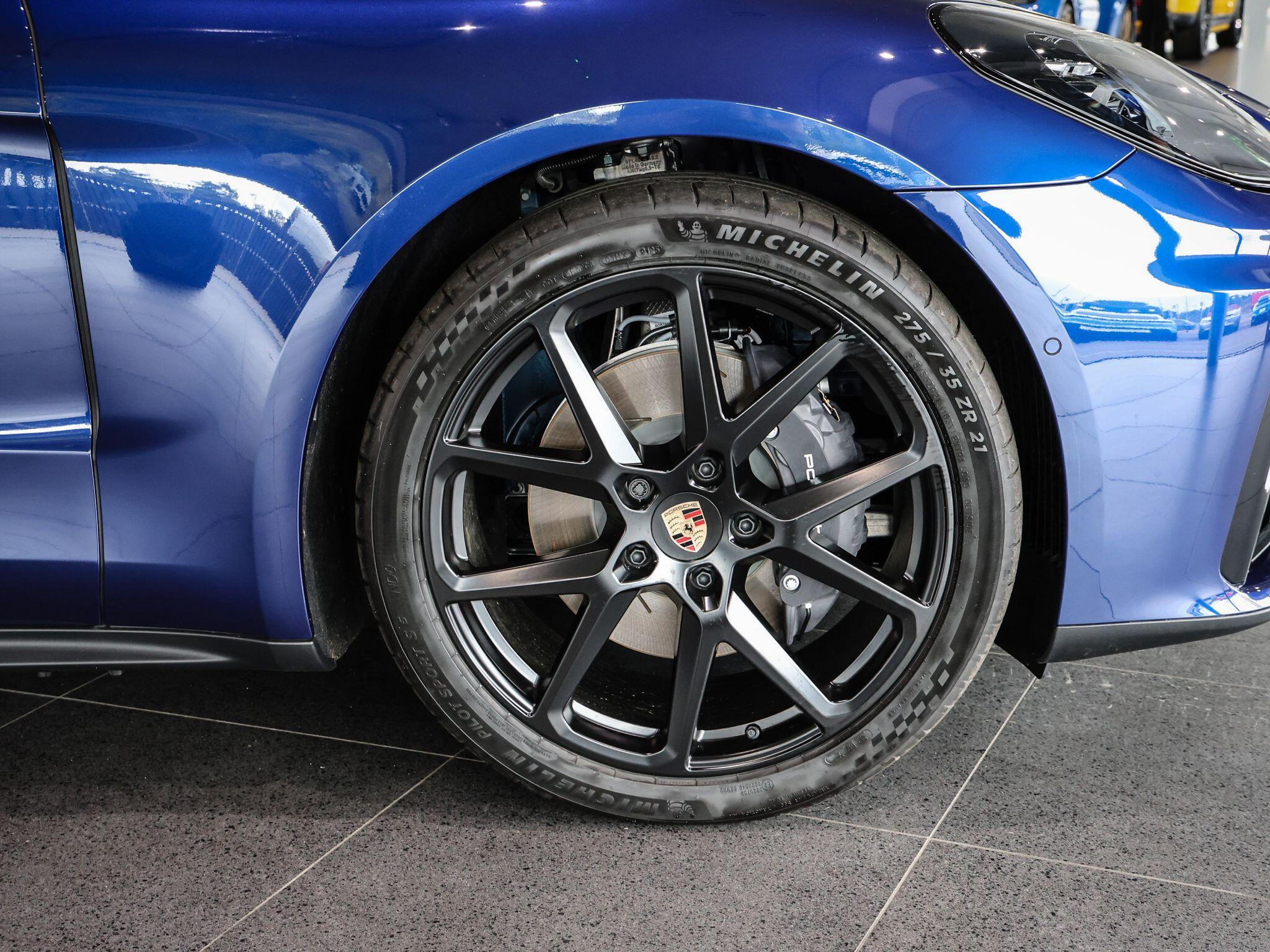 Porsche Panamera view 34