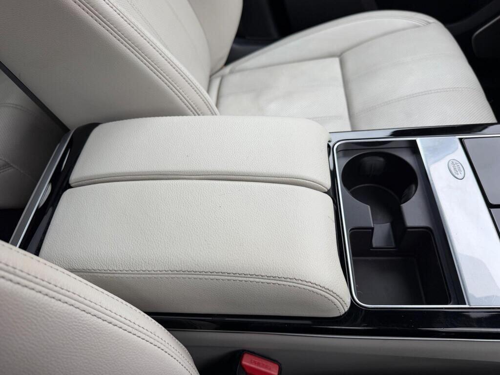 Land Rover Range Rover Velar view 46