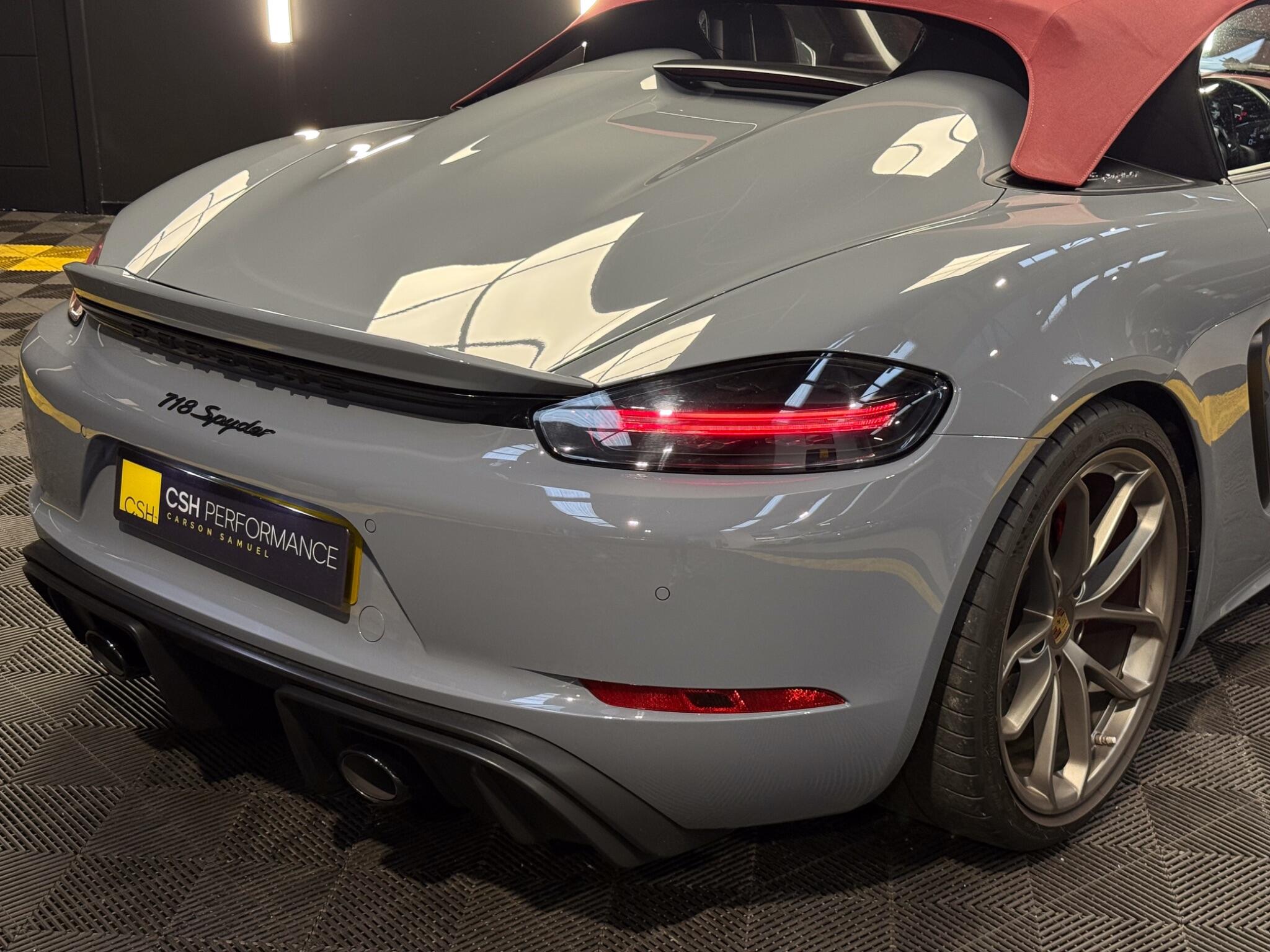 Porsche 718 Spyder view 13
