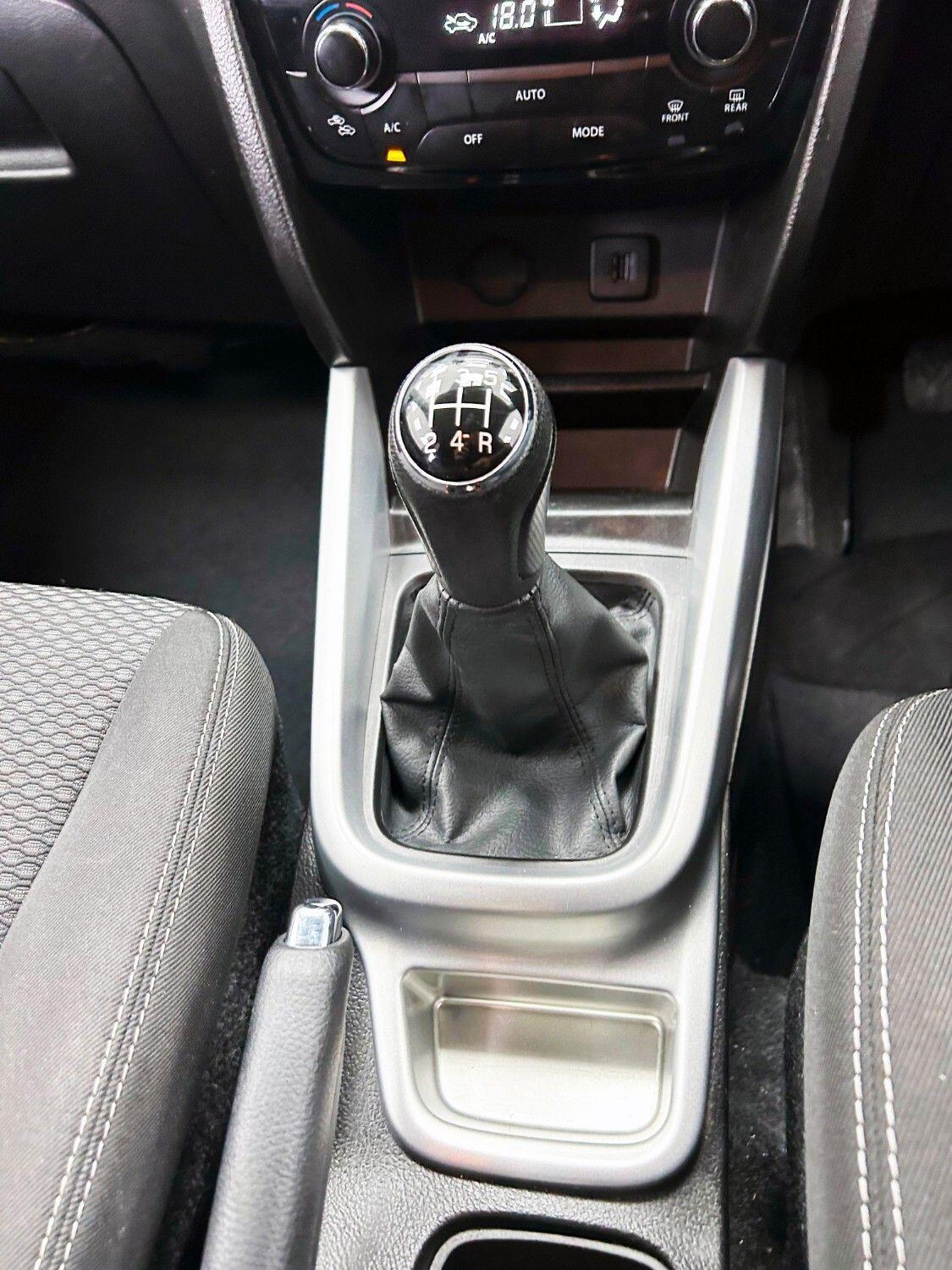 Suzuki Vitara view 17
