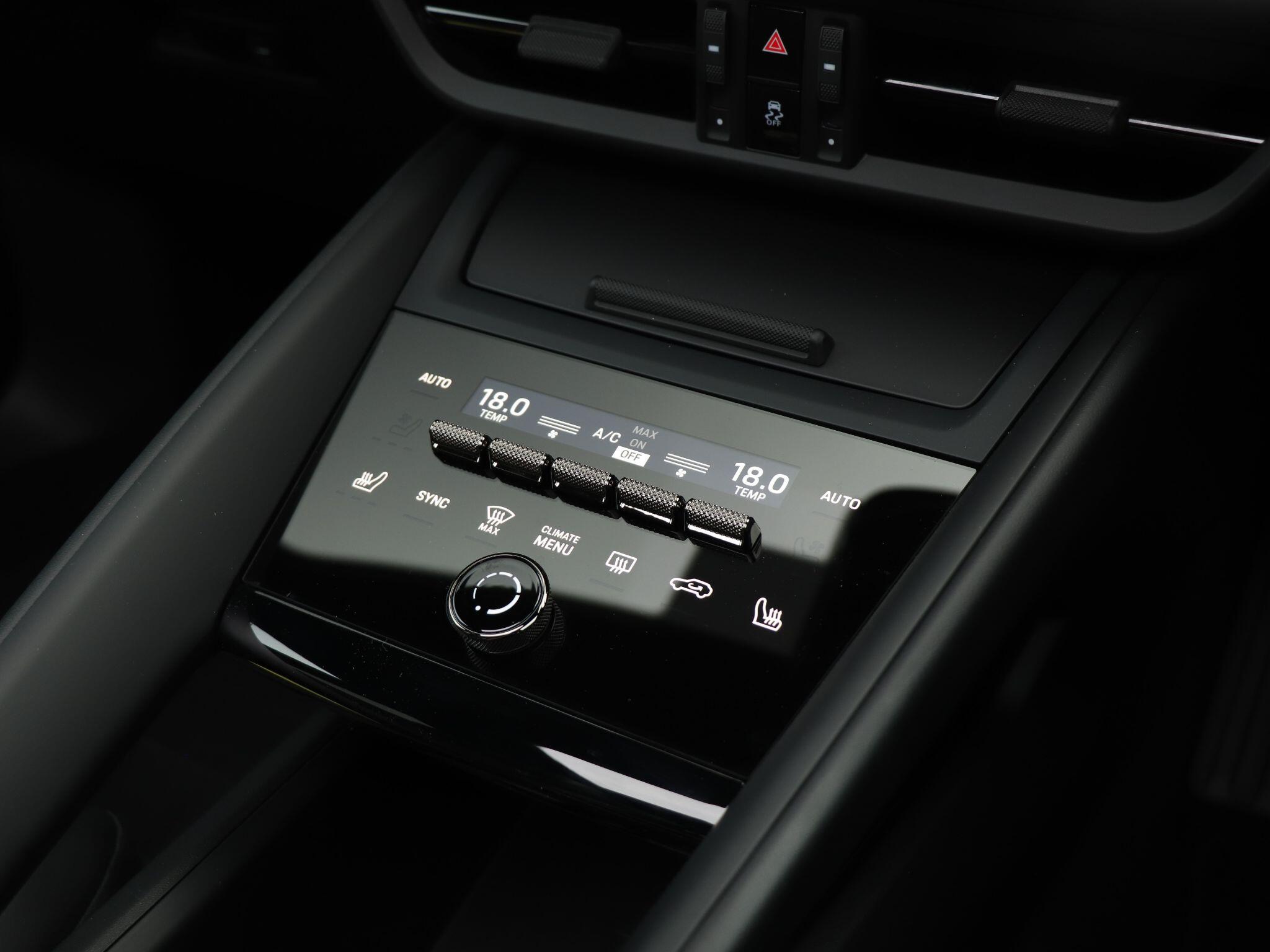 Porsche Macan view 17