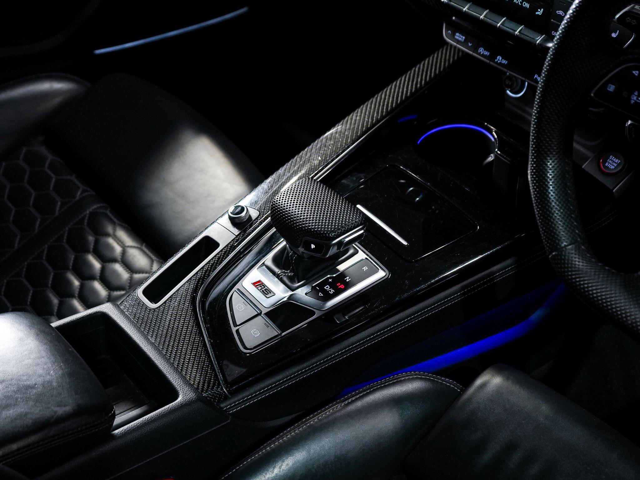 Audi RS4 view 13