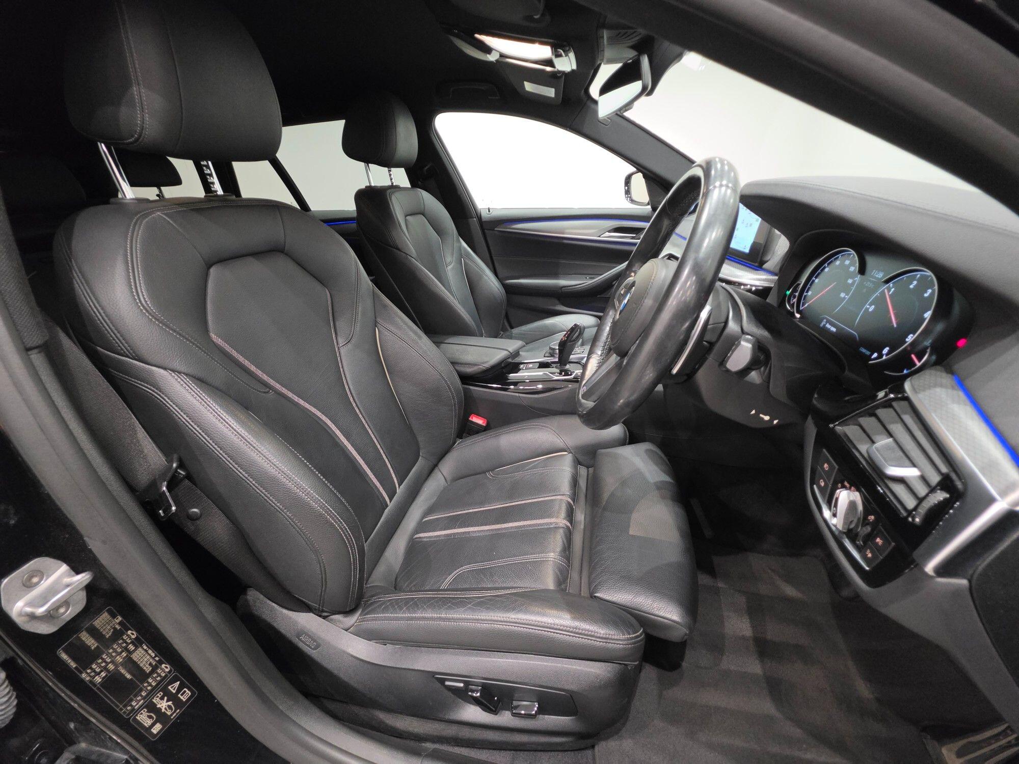 BMW 5 Series view 17