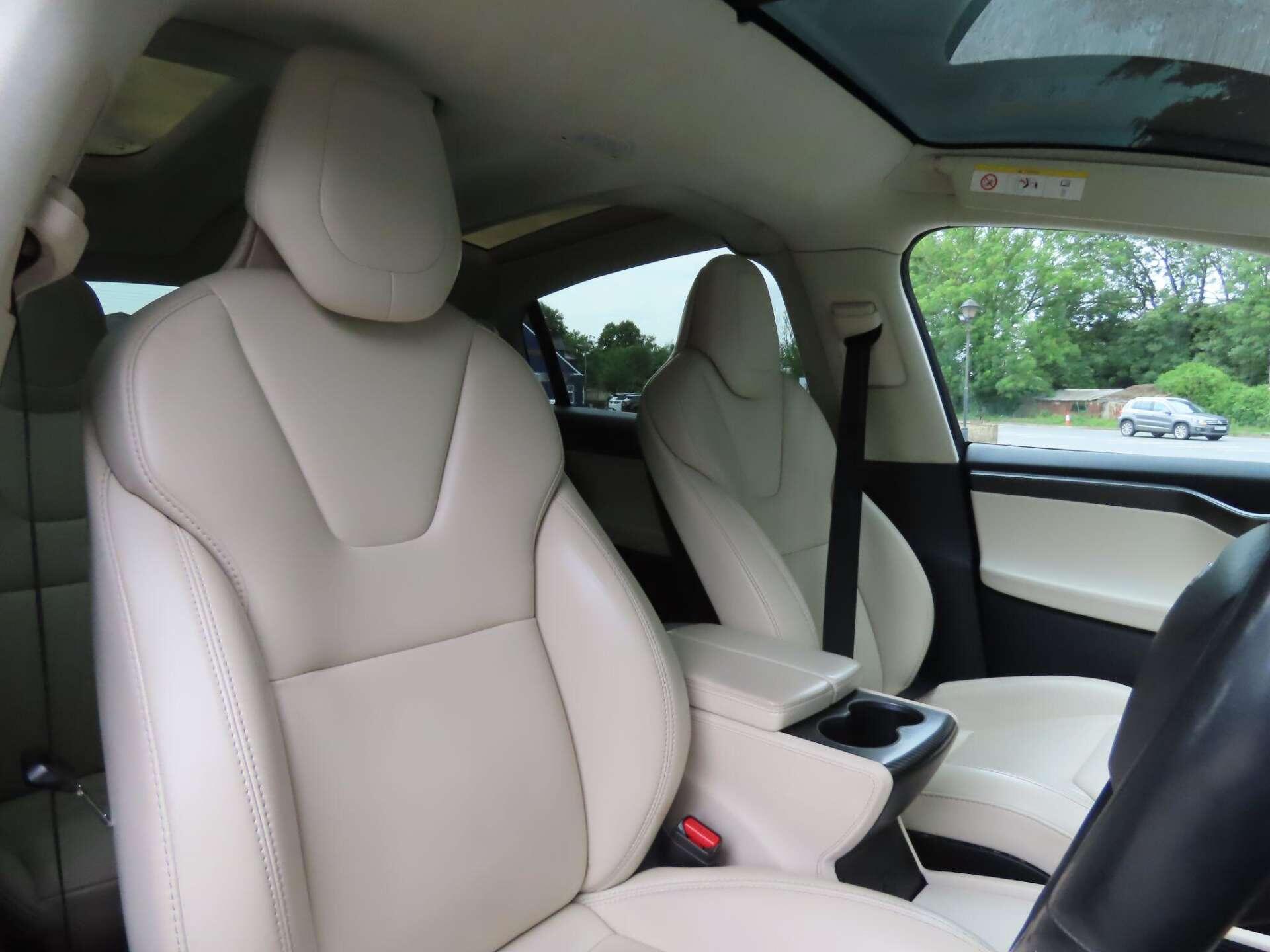 Tesla Model X view 10