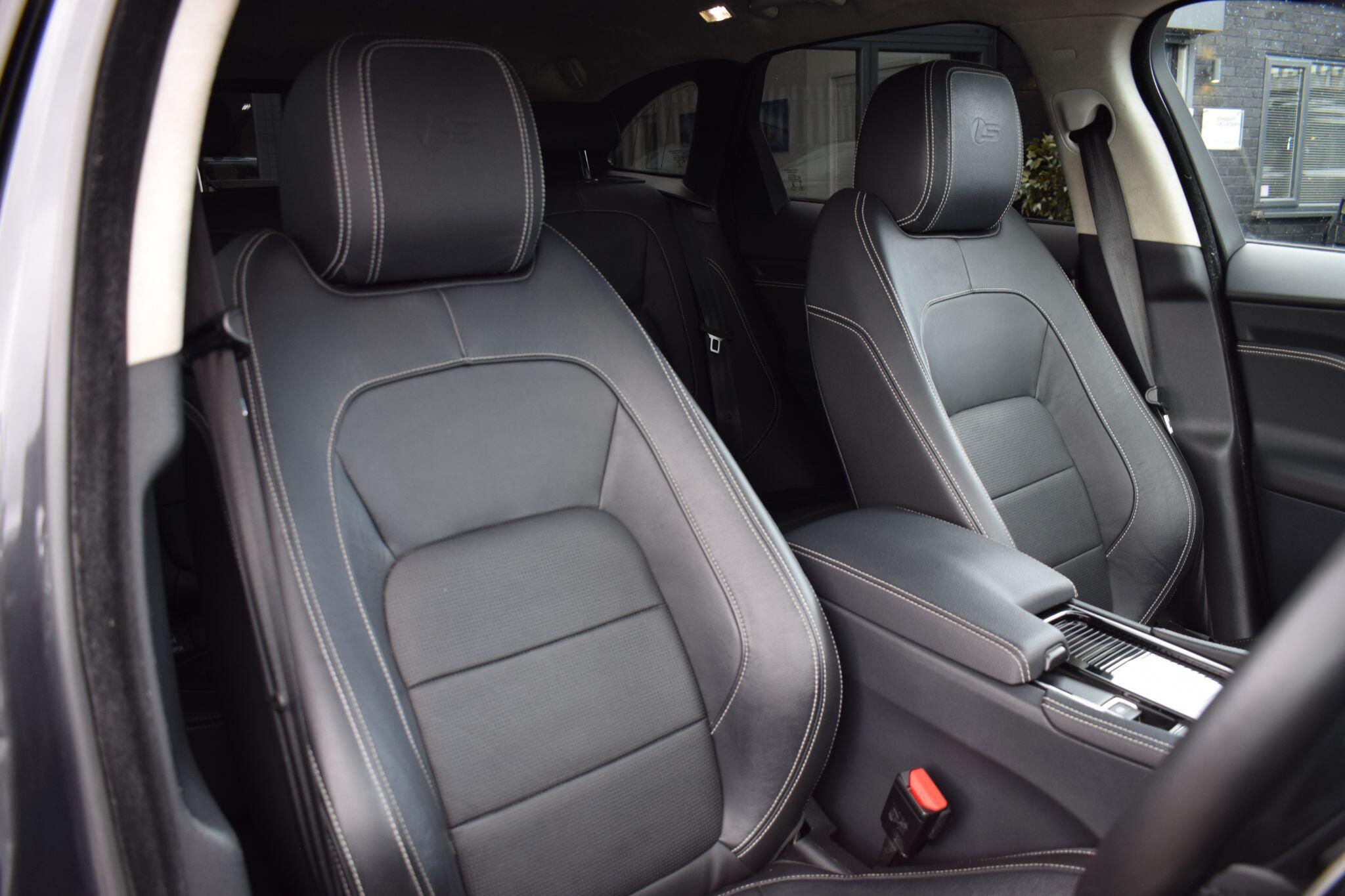 Jaguar F-Pace view 10
