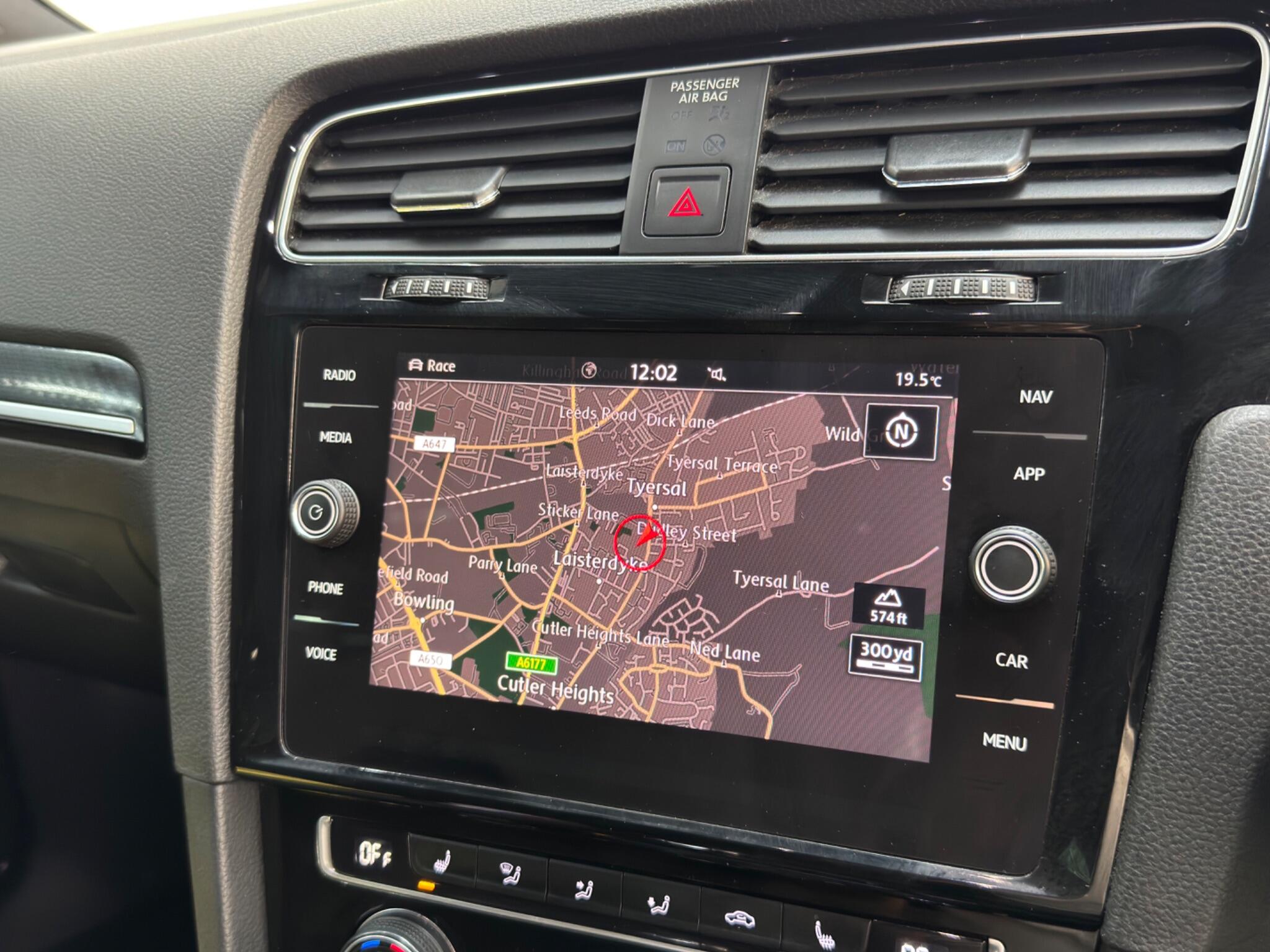 Volkswagen Golf view 19