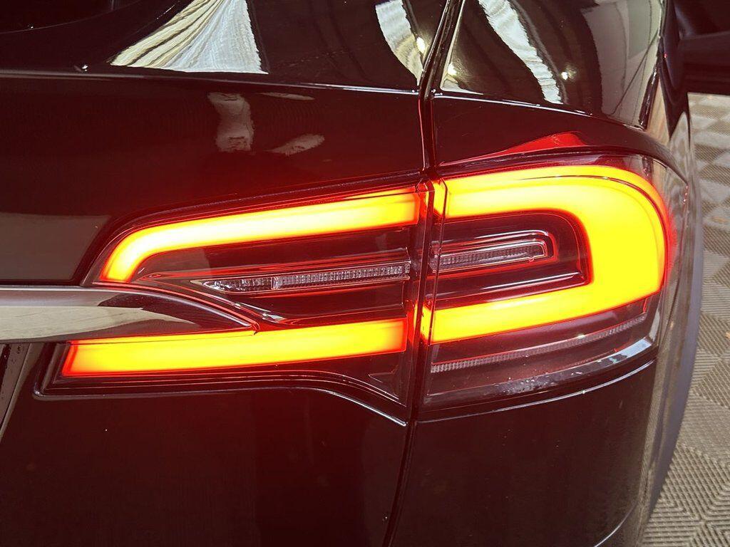 Tesla Model X view 22