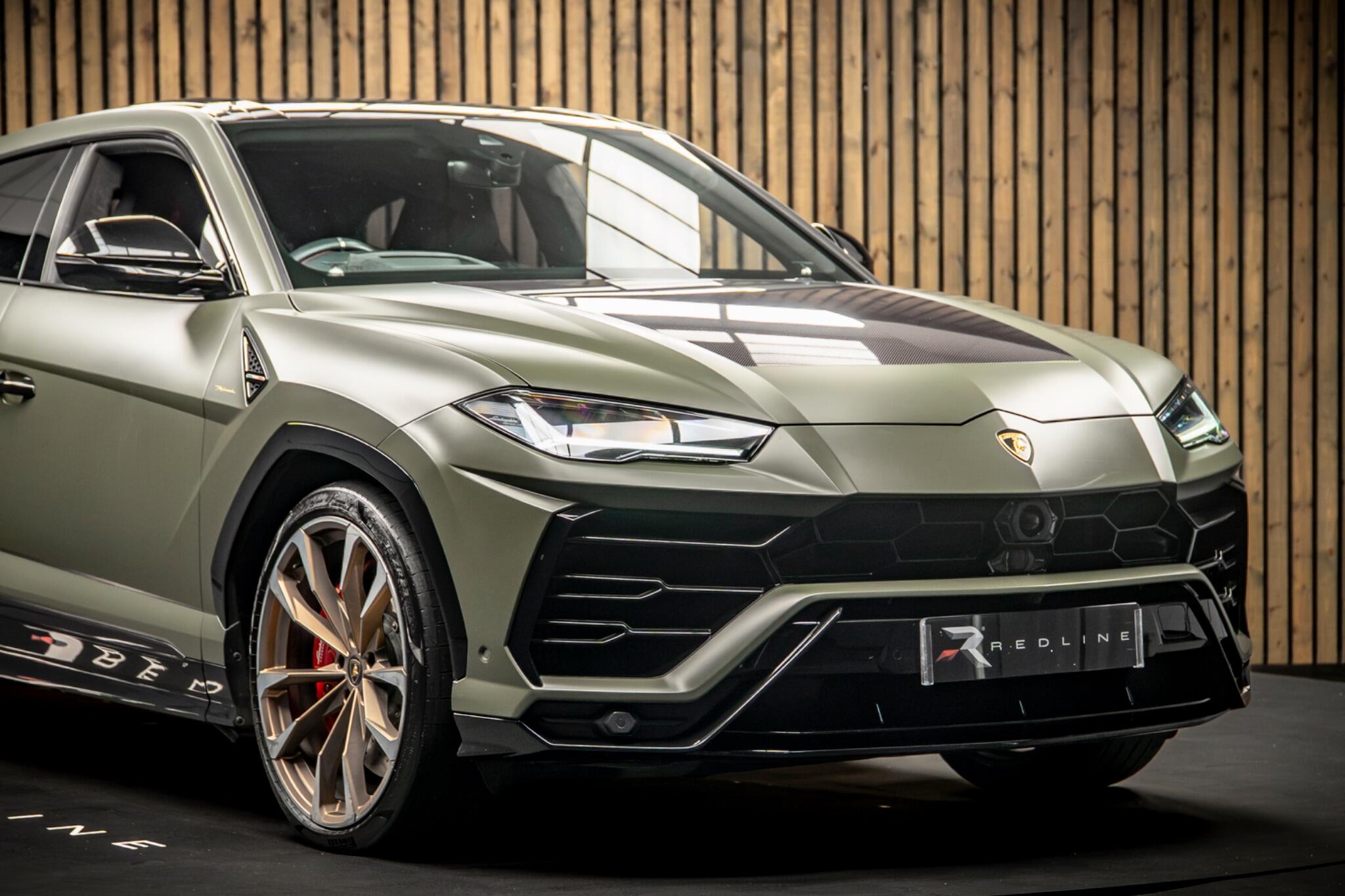 Lamborghini Urus view 12