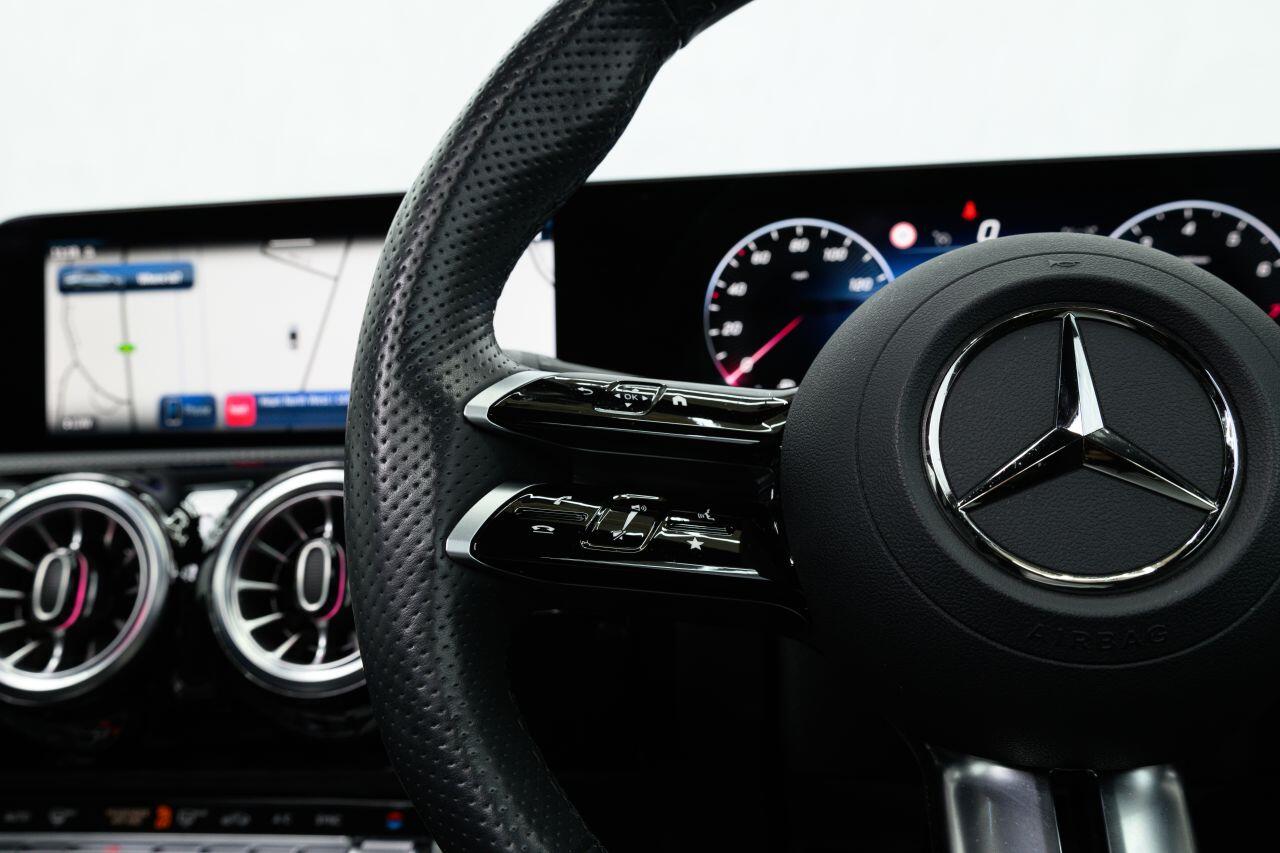 Mercedes-Benz CLA view 37