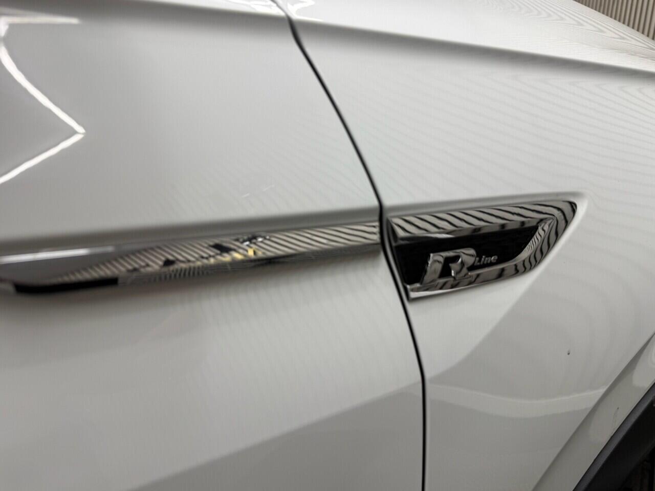 Volkswagen Tiguan view 32