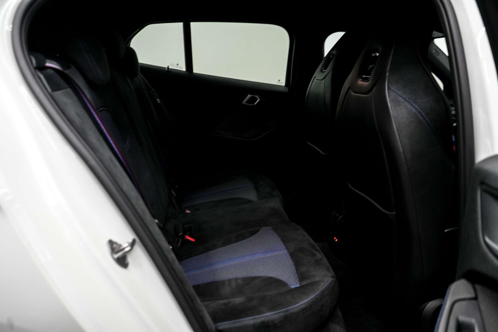 BMW 1 Series view 23