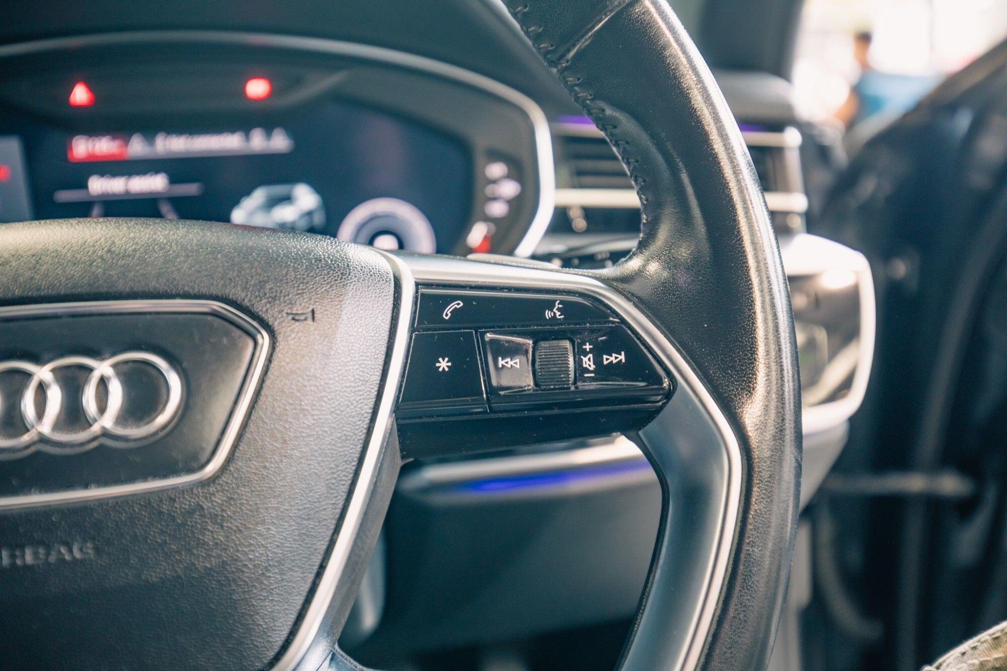 Audi A8 view 15