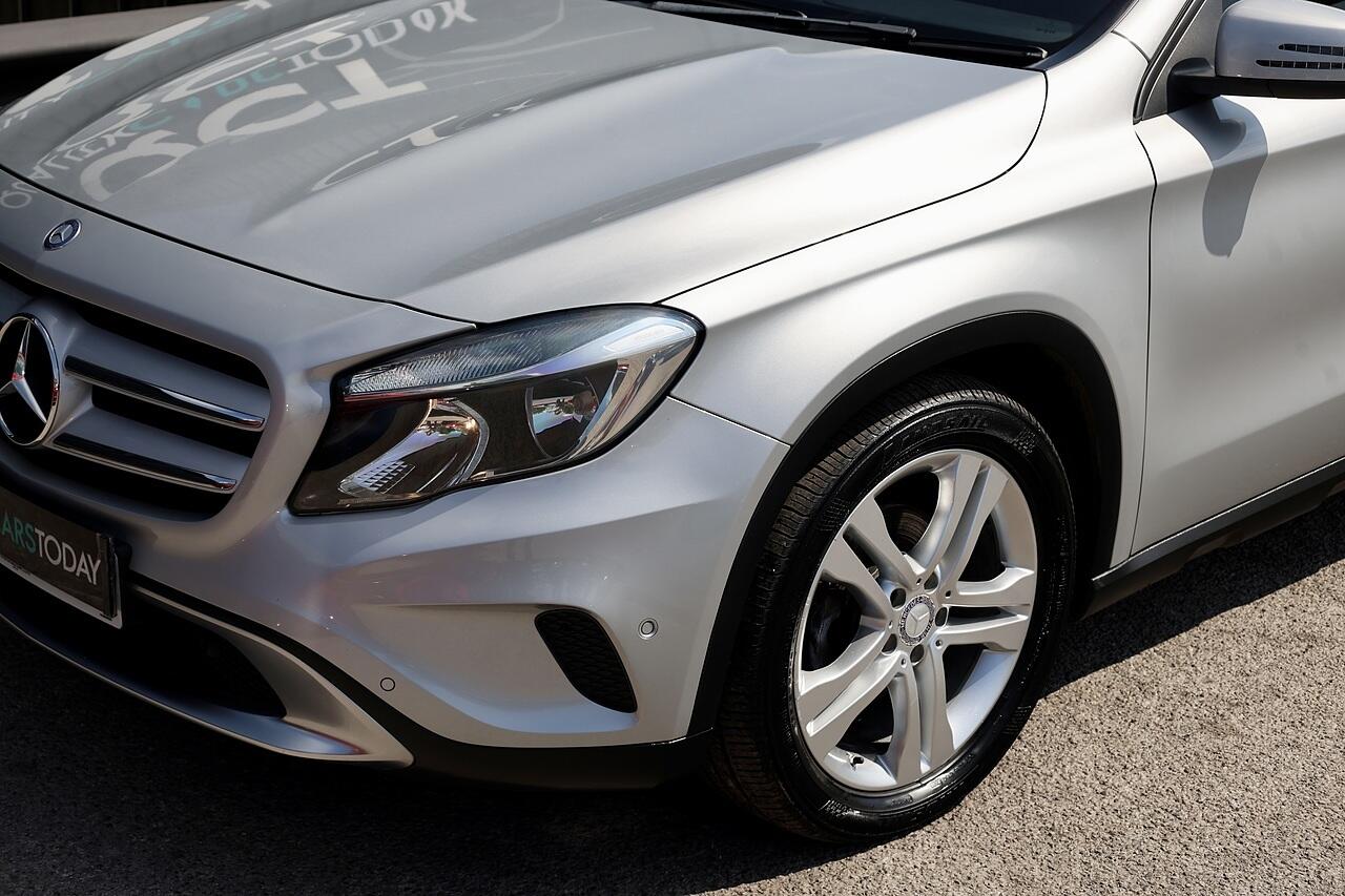 Mercedes-Benz Gla view 26