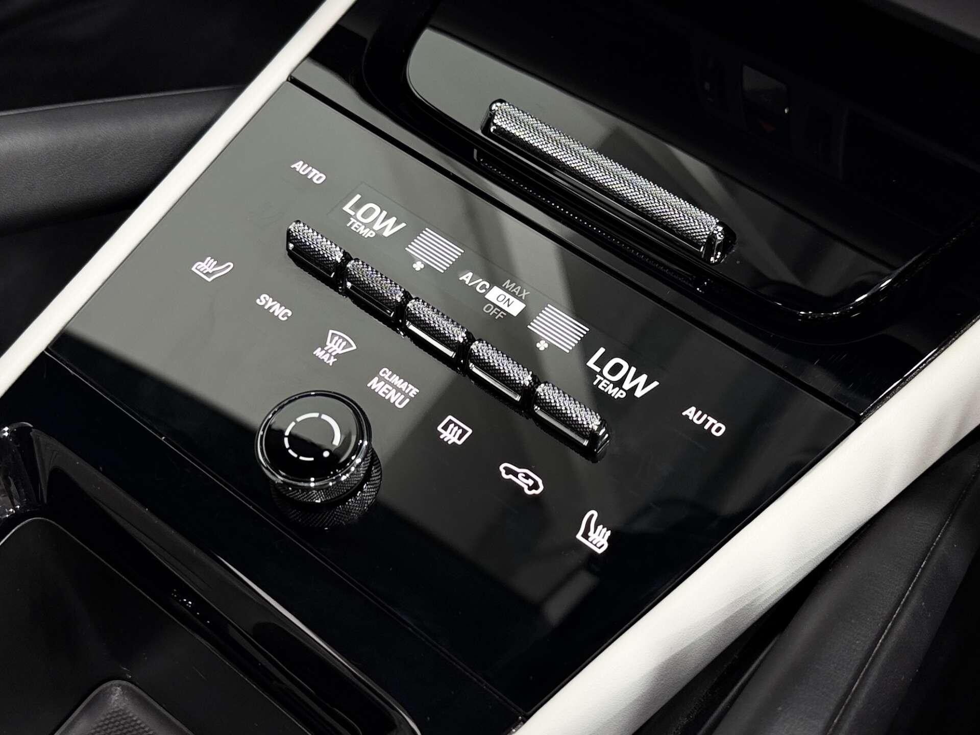 Porsche Cayenne view 50