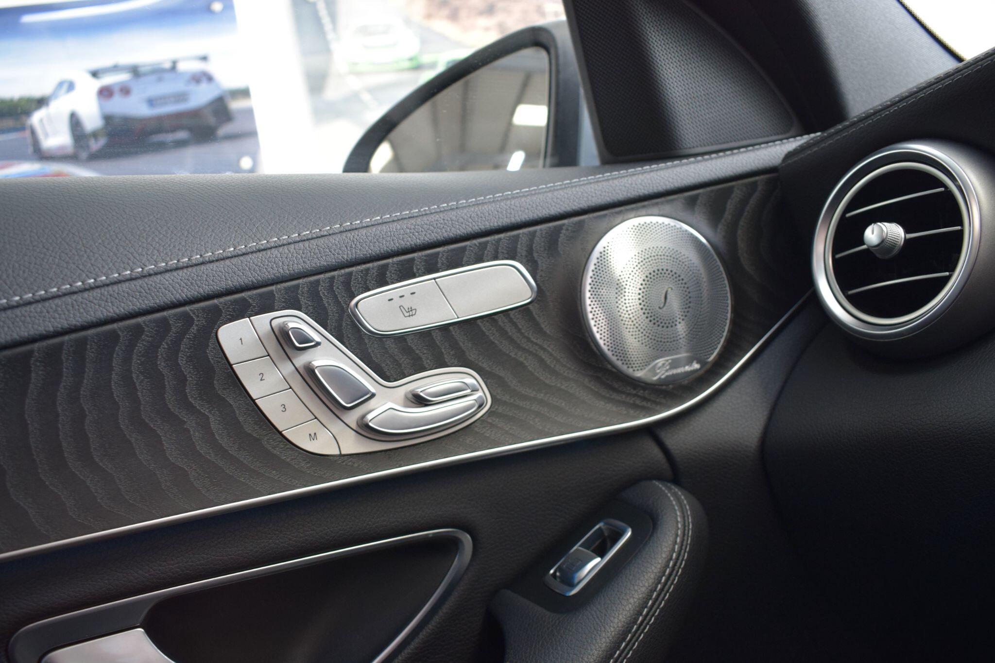 Mercedes-Benz C-Class view 20