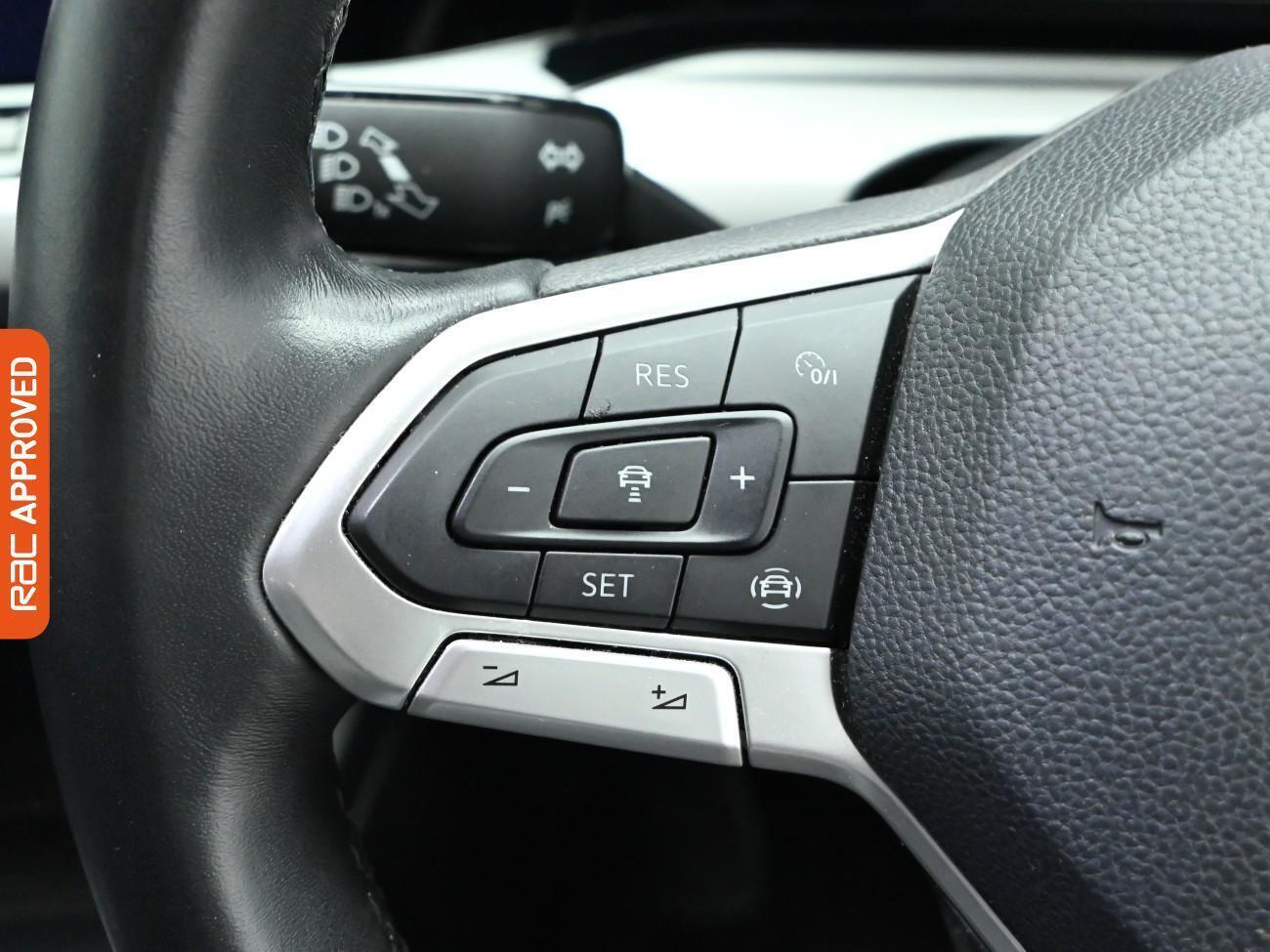 Volkswagen Golf view 21