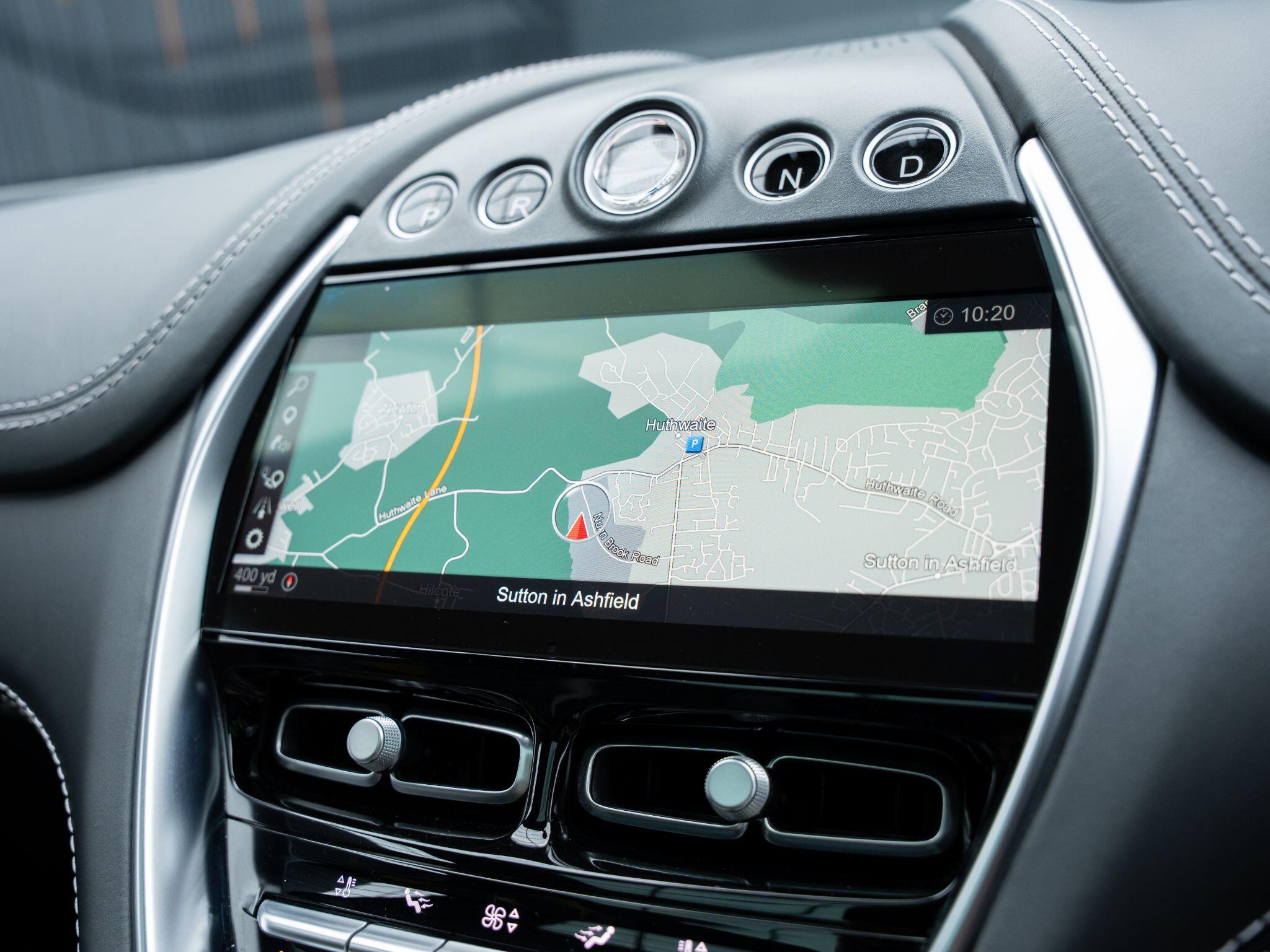 Aston Martin DBX view 31