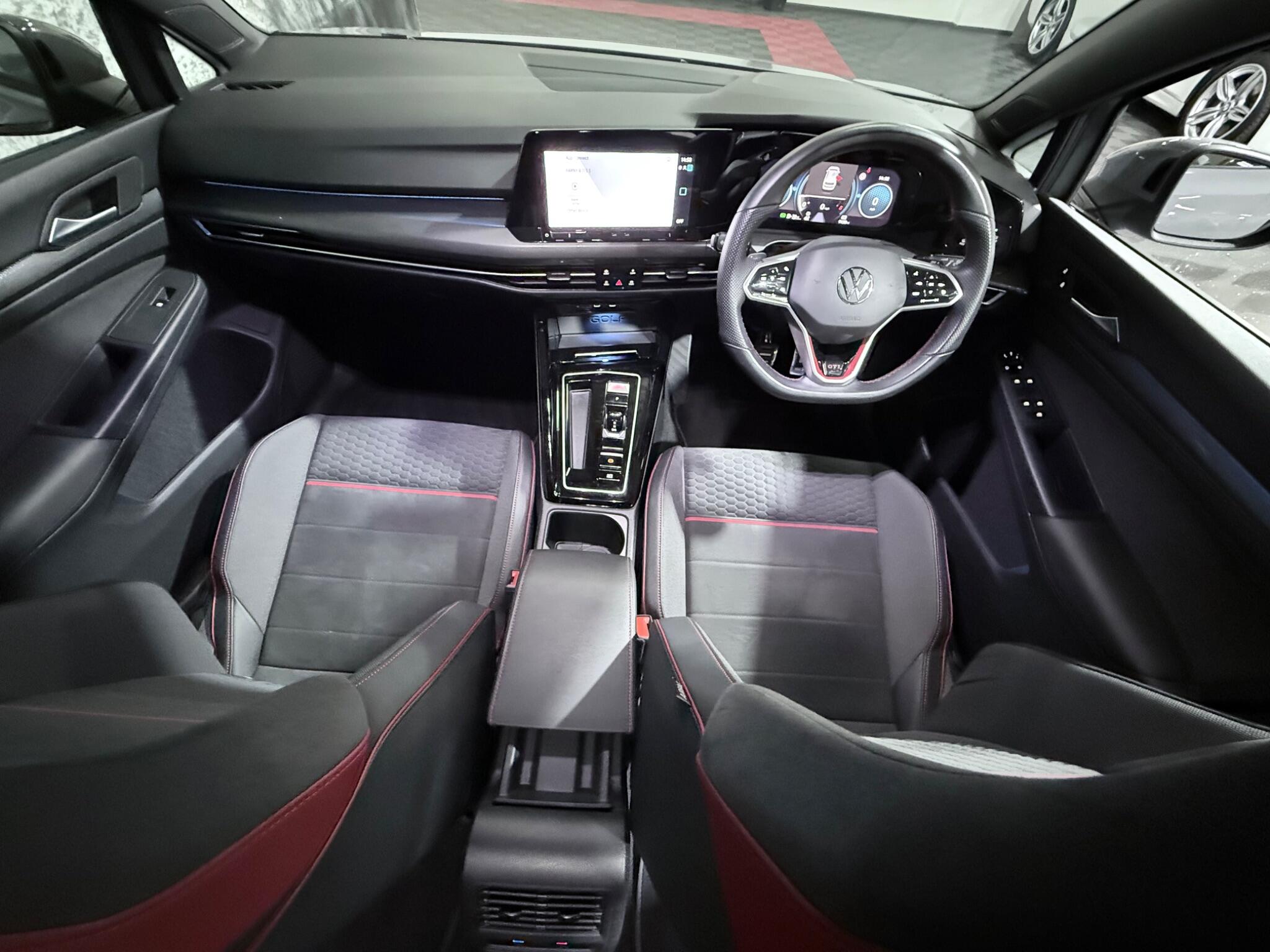Volkswagen Golf view 11