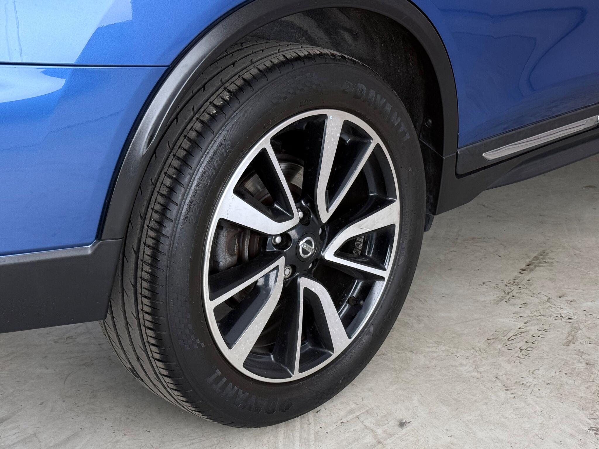 Nissan X-Trail view 6