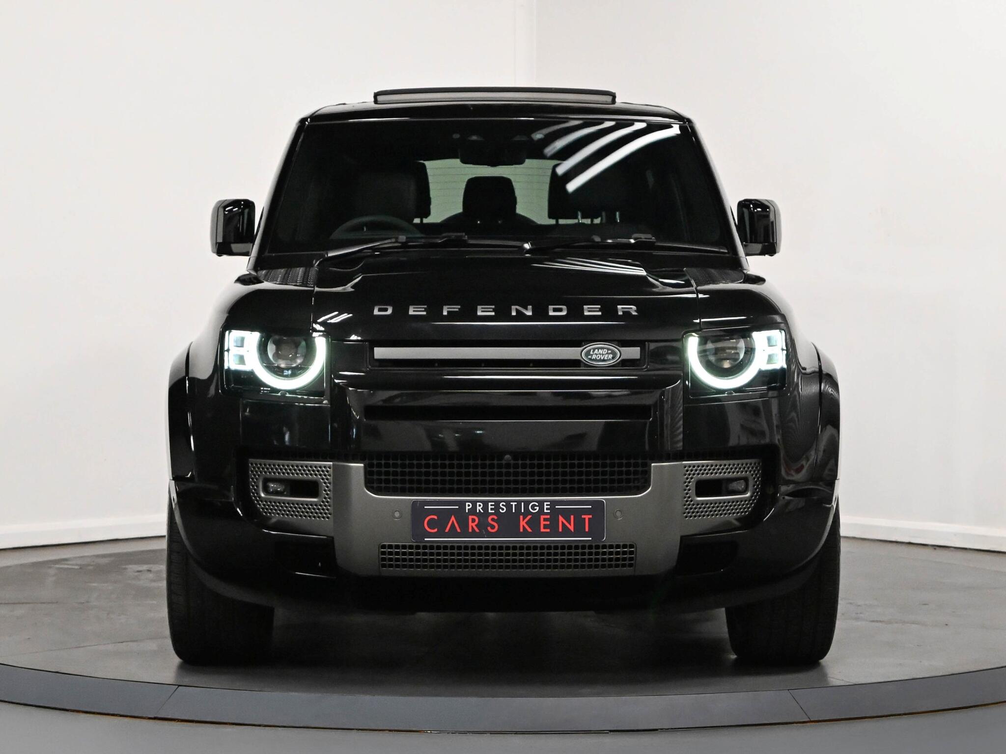 Land Rover Defender view 23