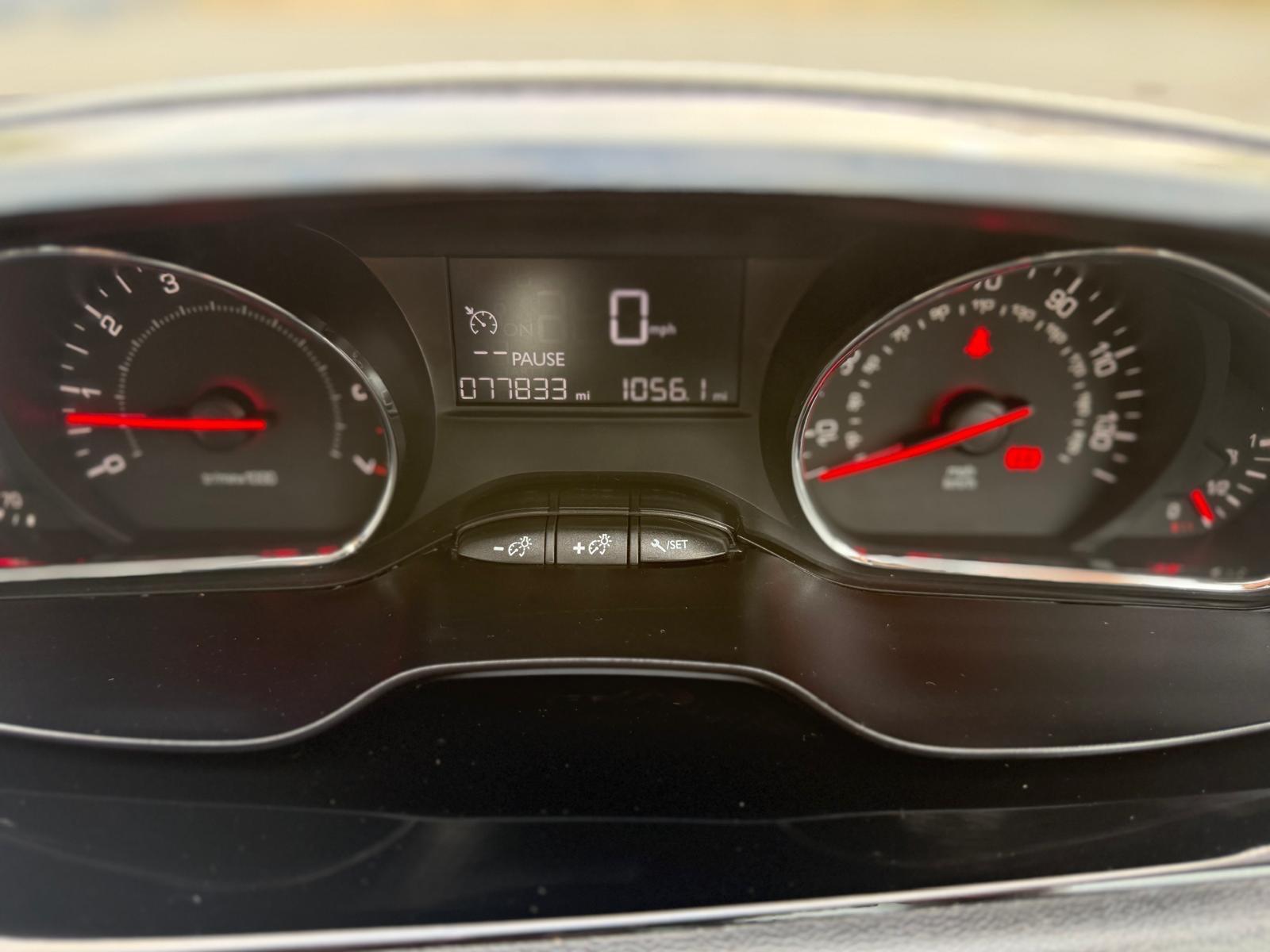 Peugeot 208 view 44