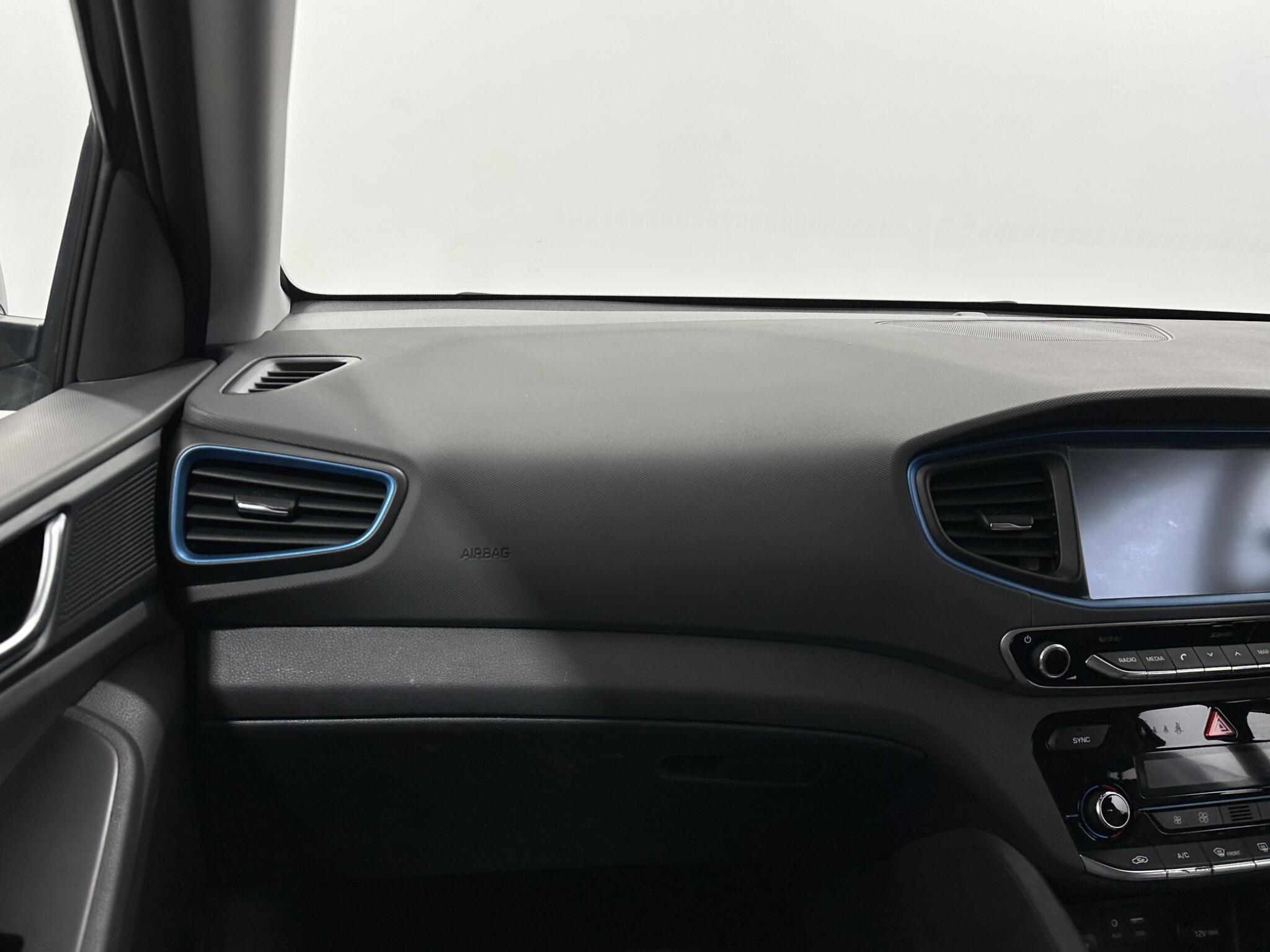 Hyundai IONIQ view 29