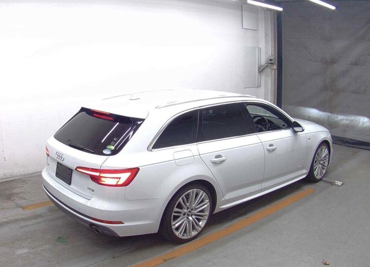 Audi A4 view 6