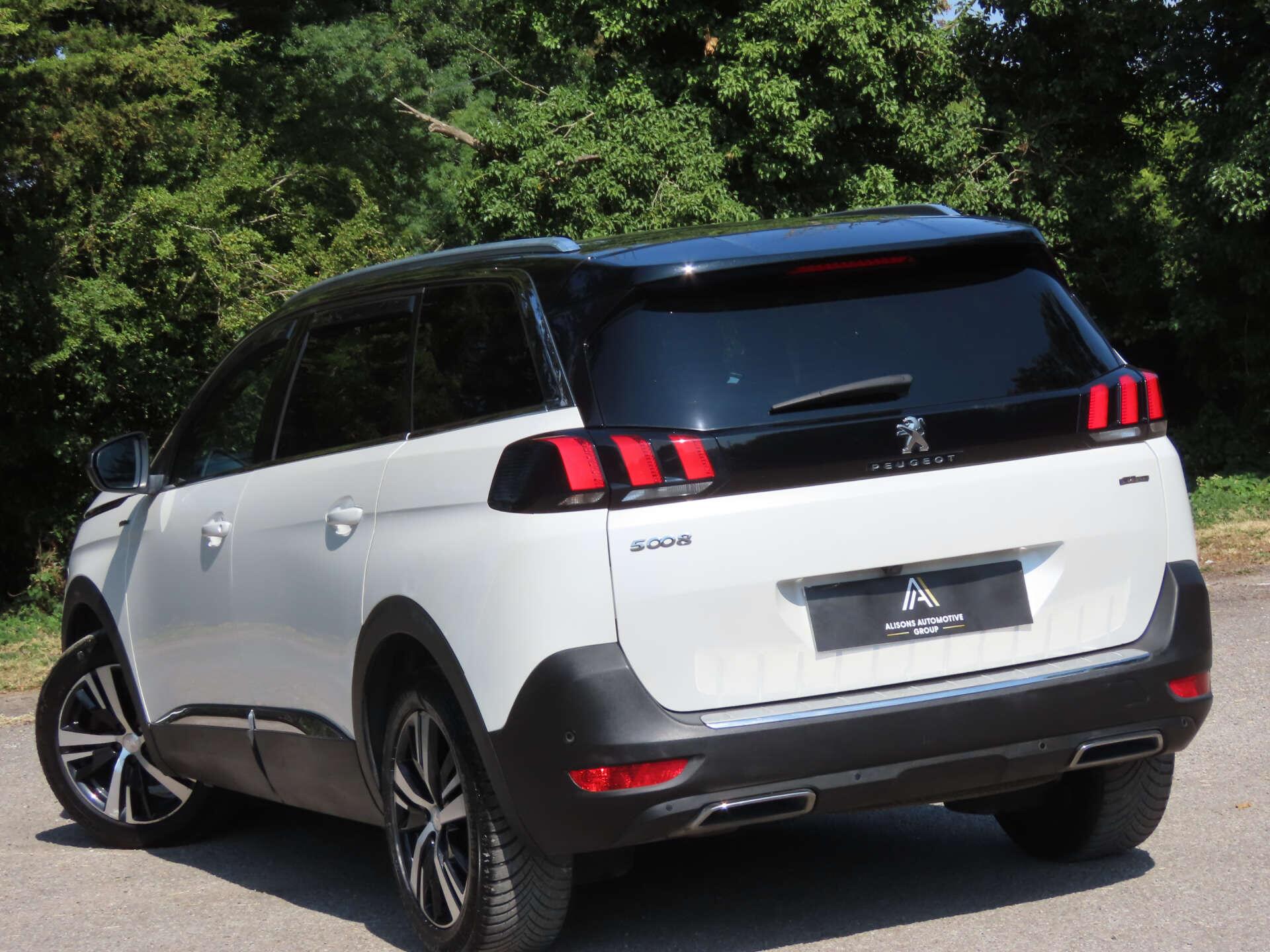 Peugeot 5008 view 6