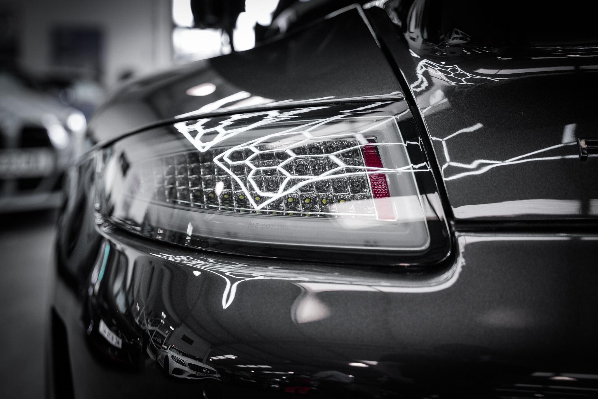 Porsche 911 view 38