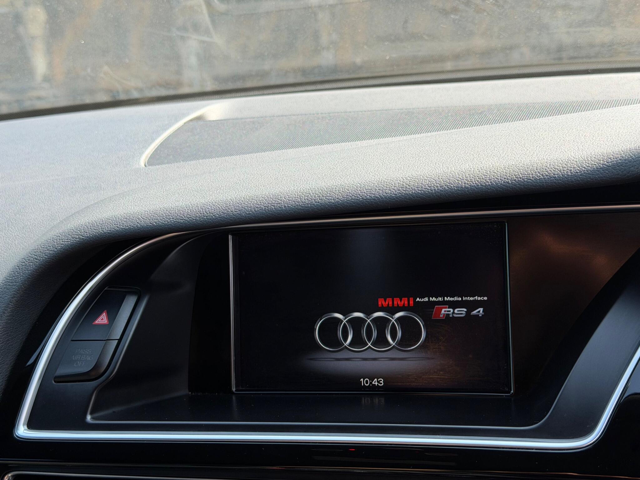 Audi RS4 view 36