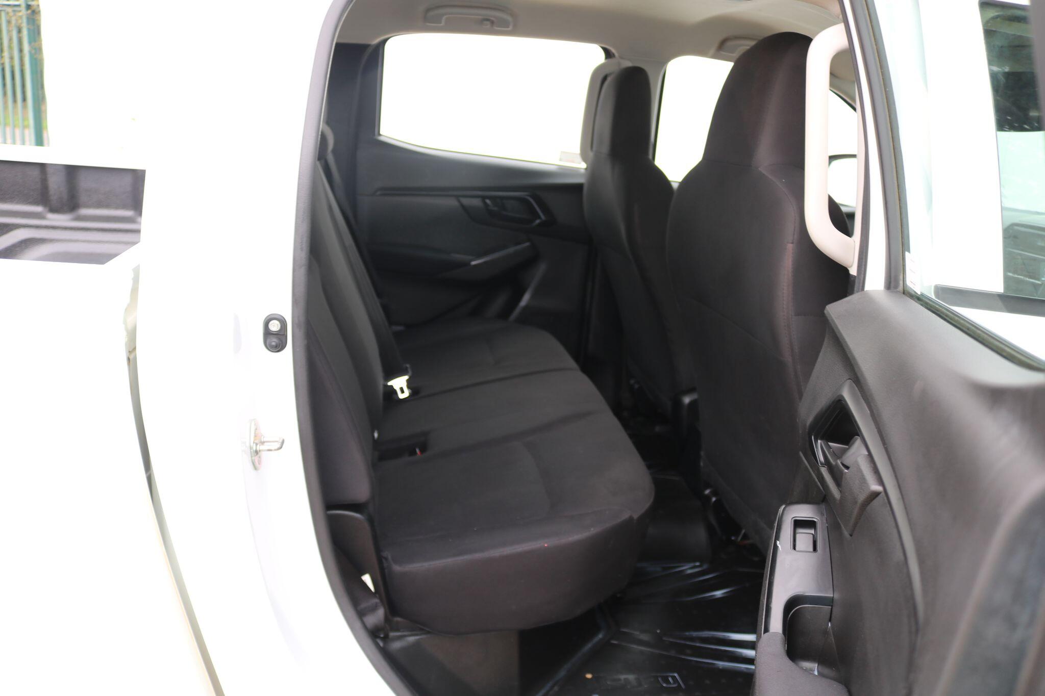 Isuzu D-Max view 25