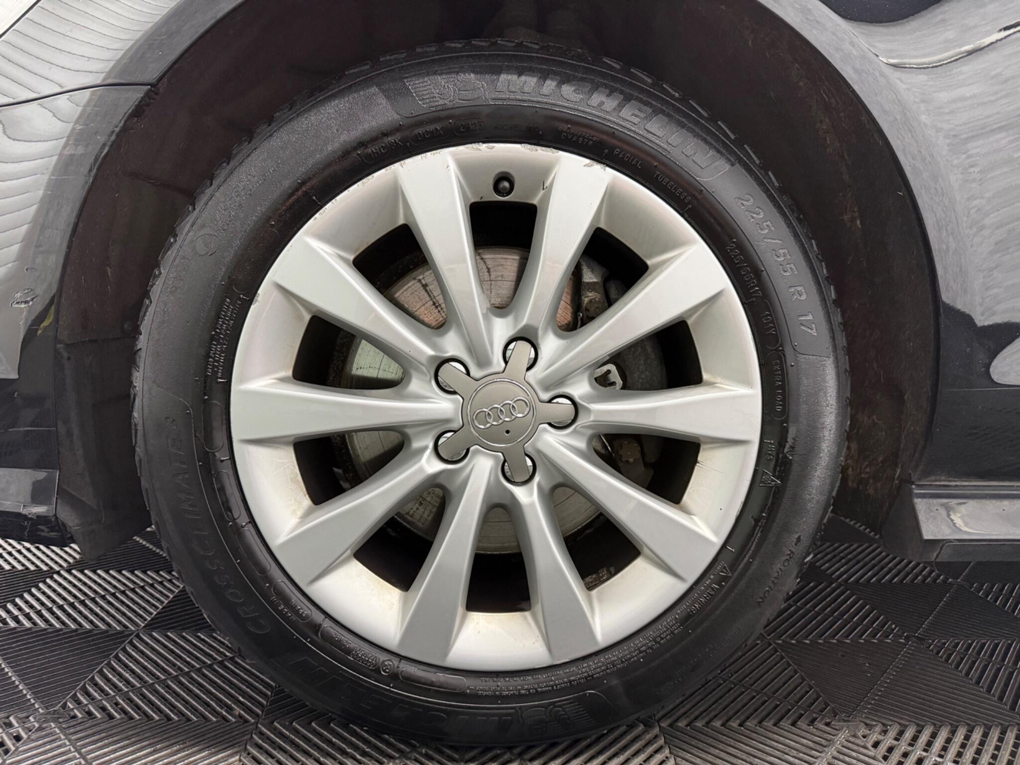 Audi A6 Avant view 16