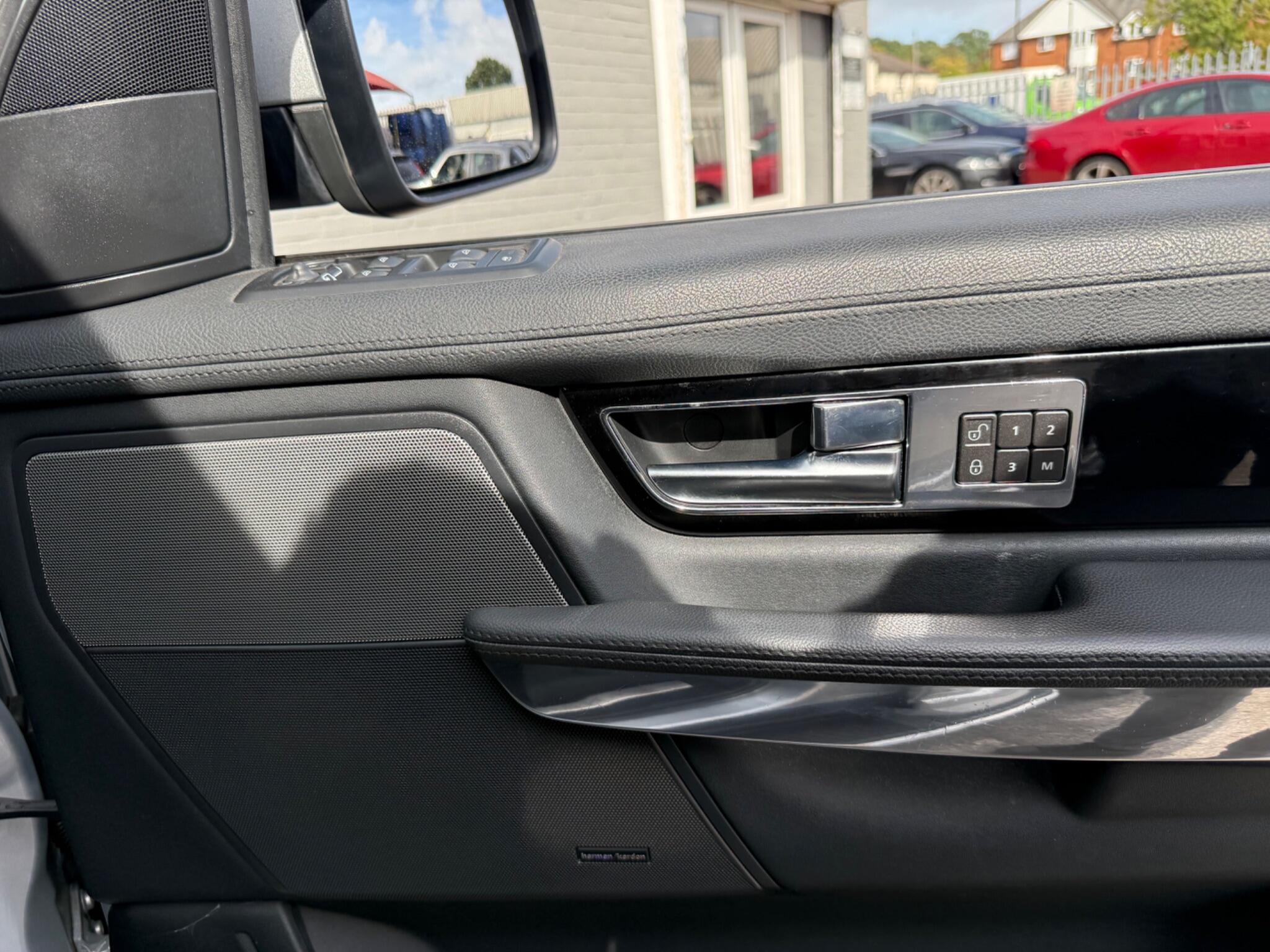 Land Rover Range Rover Sport view 14