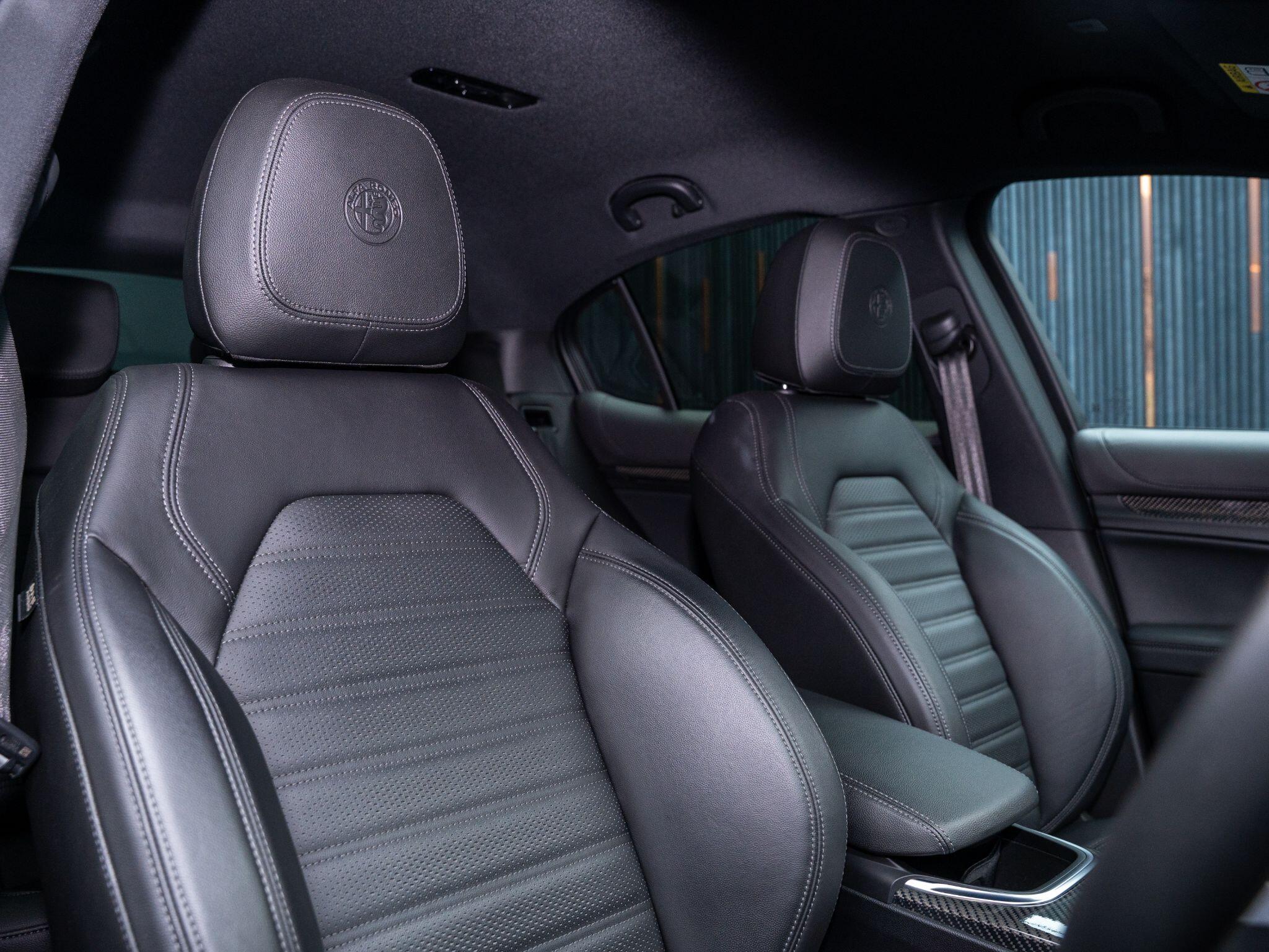 Alfa Romeo Stelvio view 43