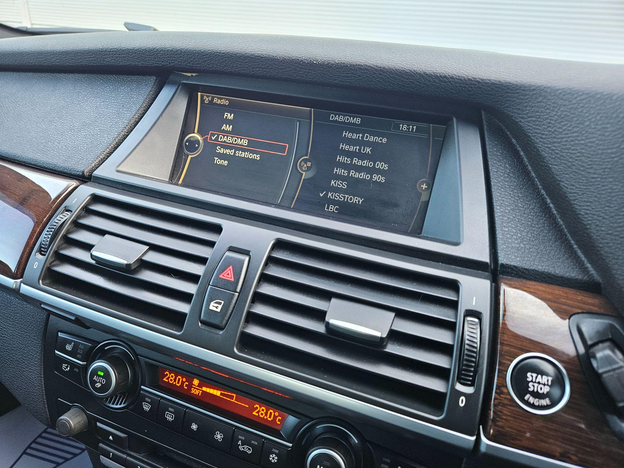 BMW X6 view 18