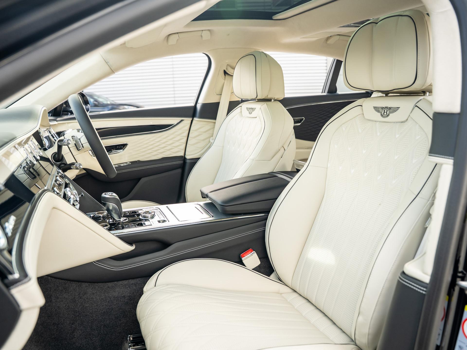 Bentley Flying Spur view 24