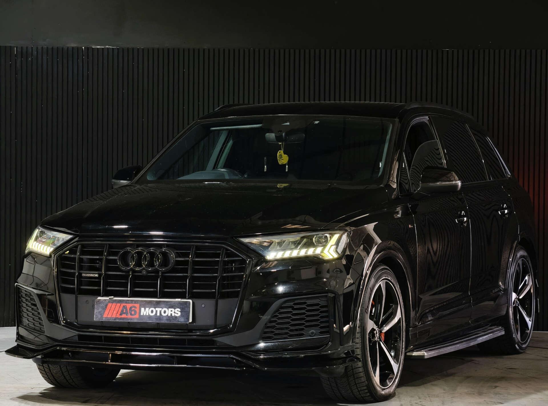 Audi Q7 view 10