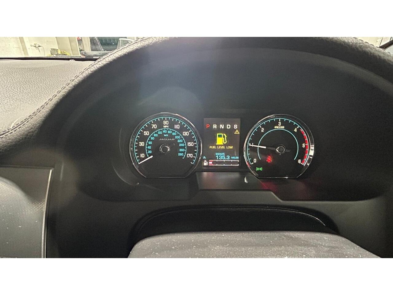 Jaguar XF view 21