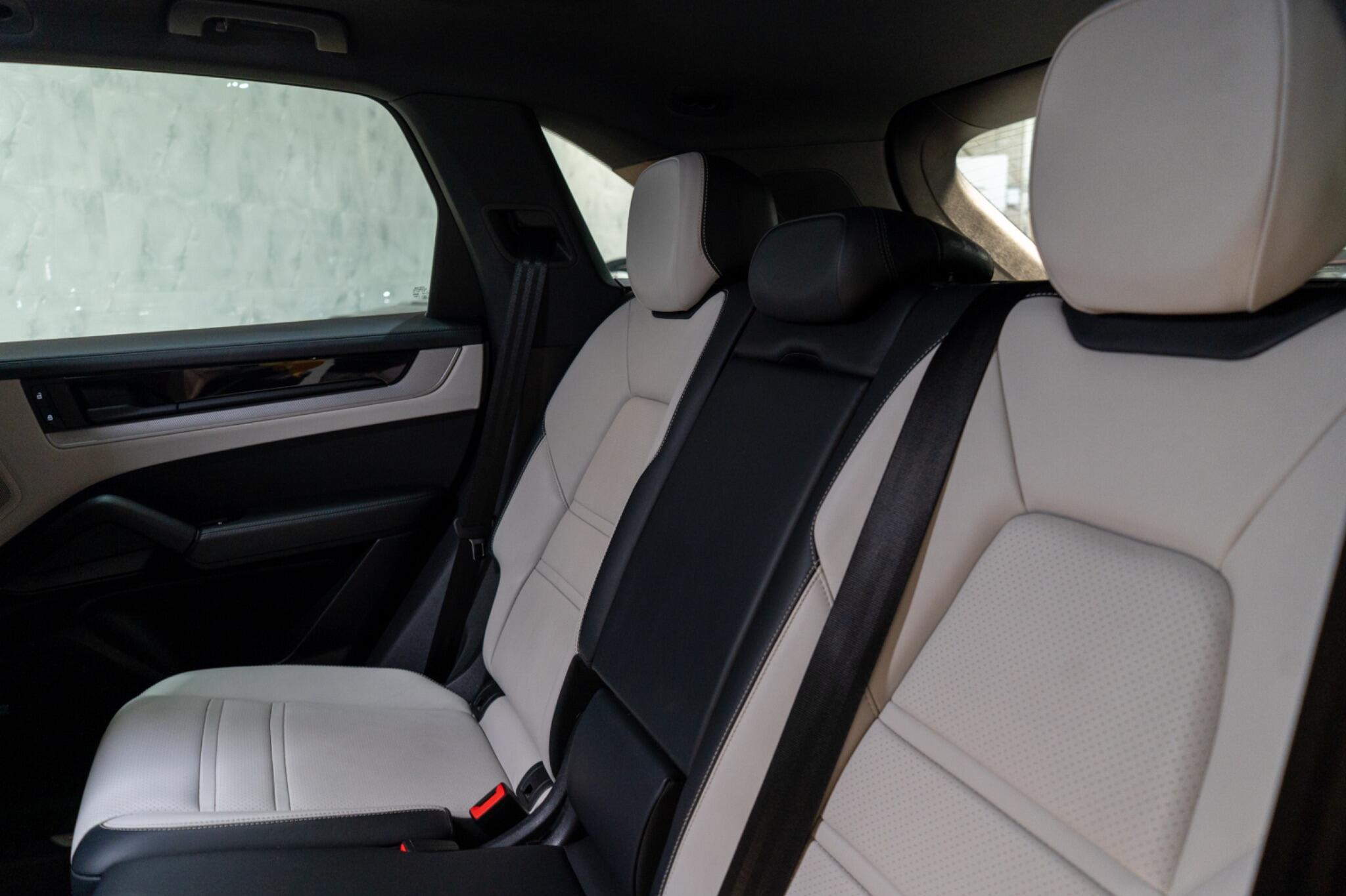 Porsche Cayenne view 17