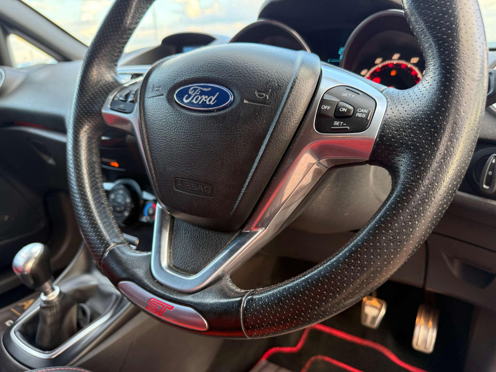 Ford Fiesta view 38