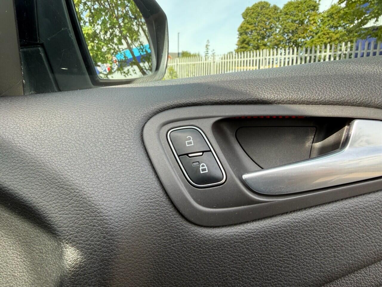 Ford C-Max view 15