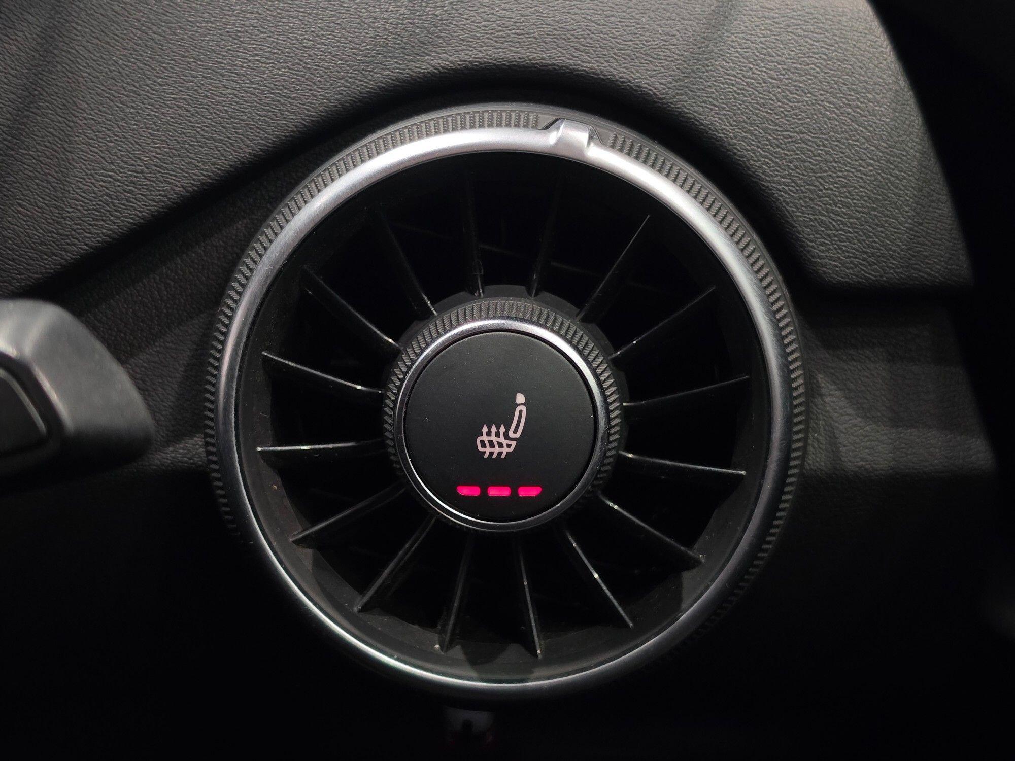 Audi TT view 43