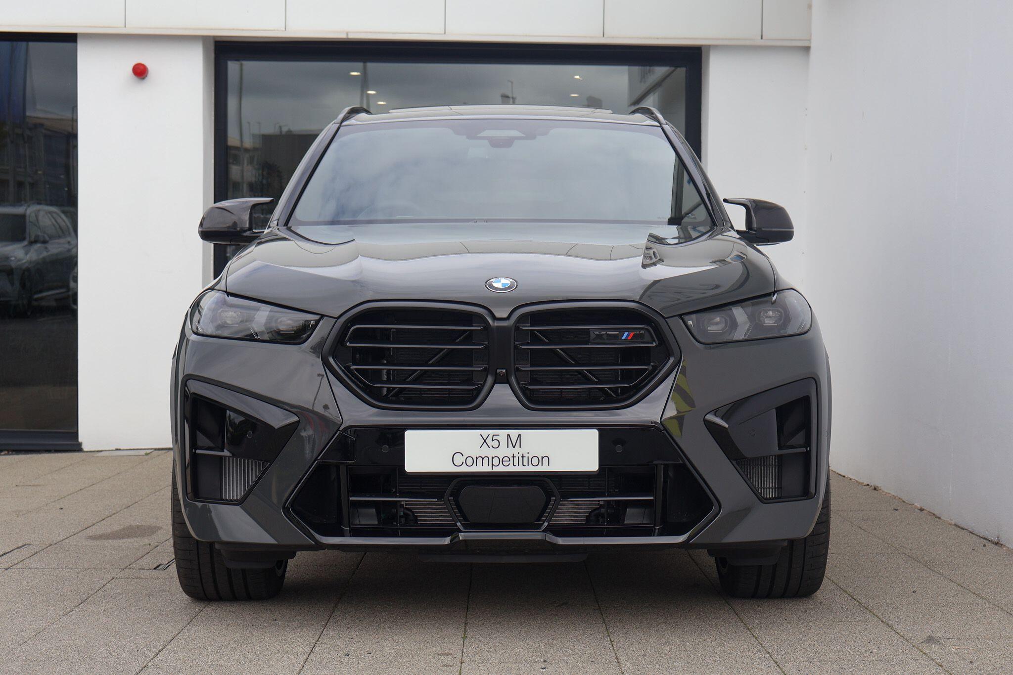 BMW X5 M view 2