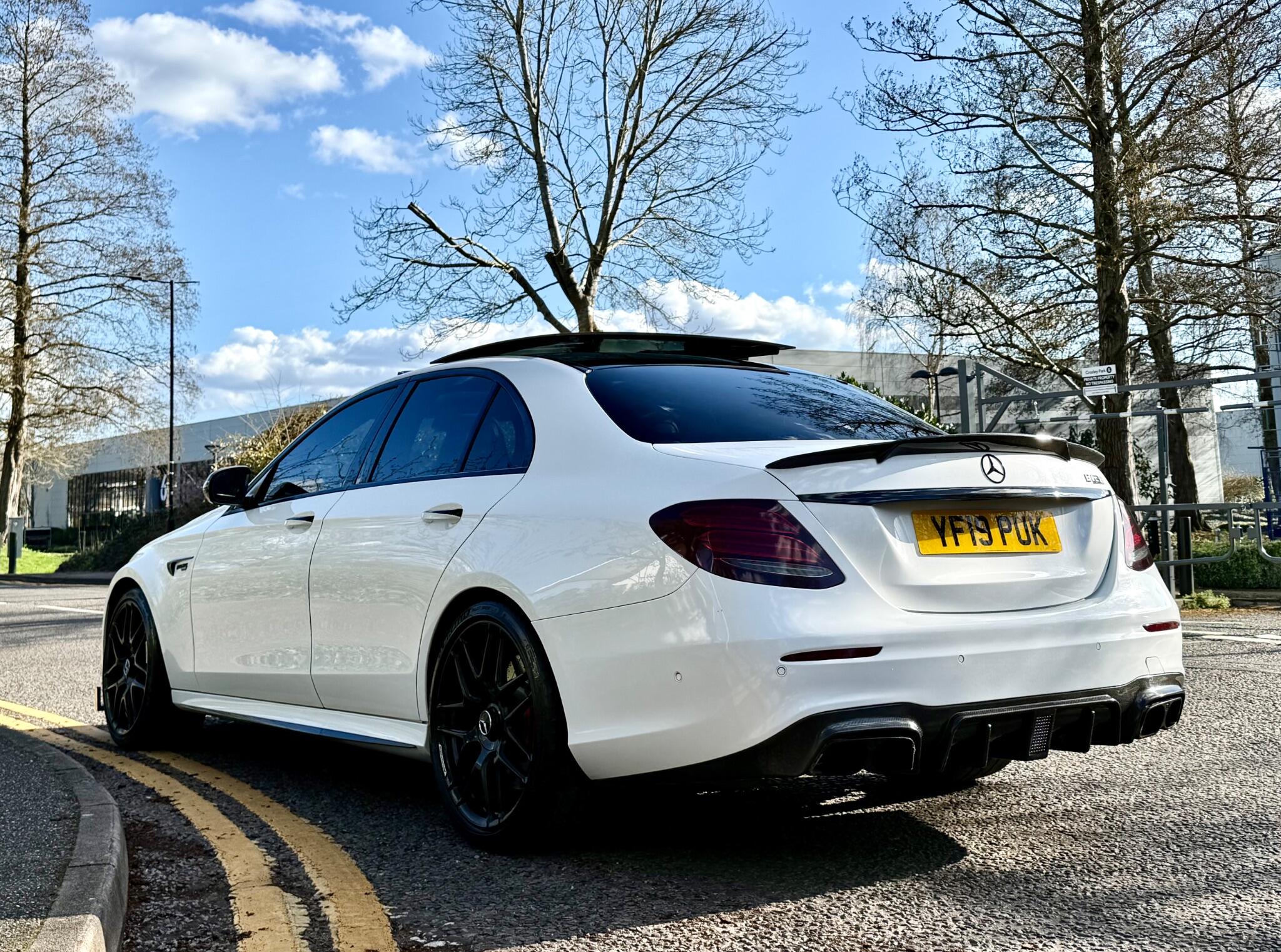 Mercedes-Benz E-Class view 23