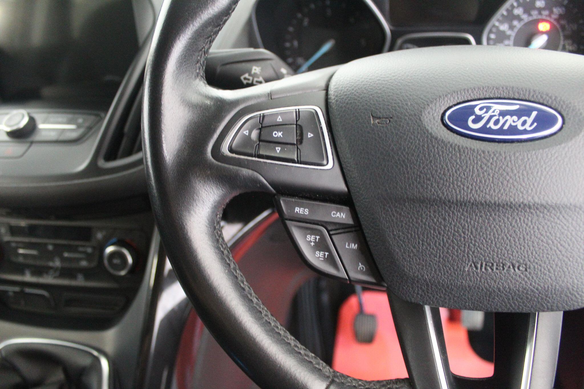 Ford Kuga view 40