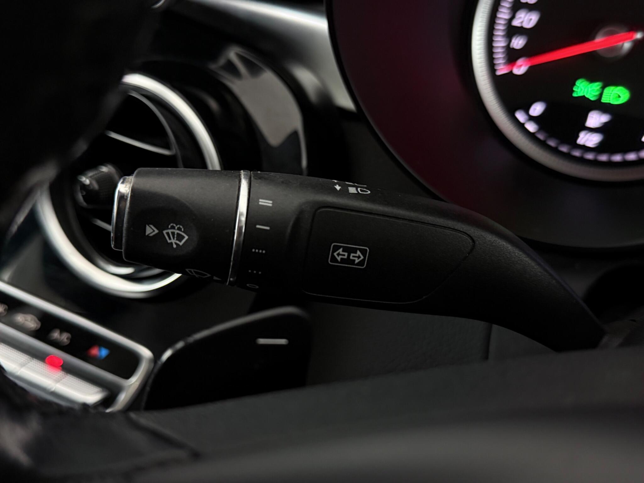 Mercedes-Benz C-Class view 14