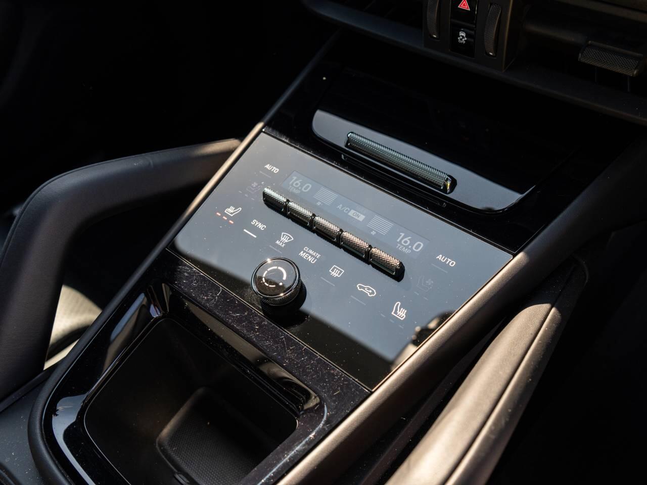 Porsche Cayenne view 28